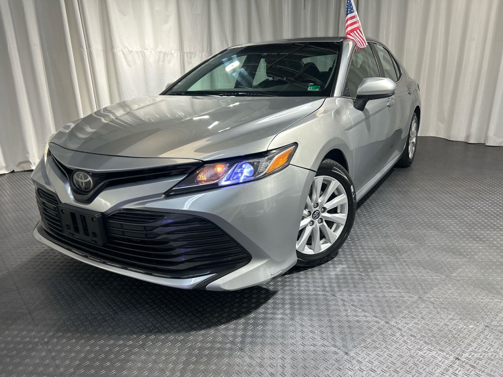 2018 Toyota Camry LE's photo