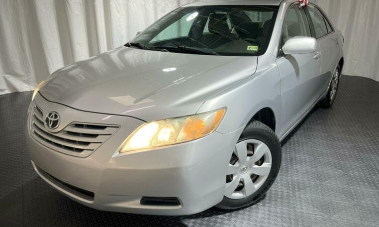 2008 Toyota Camry LE's photo