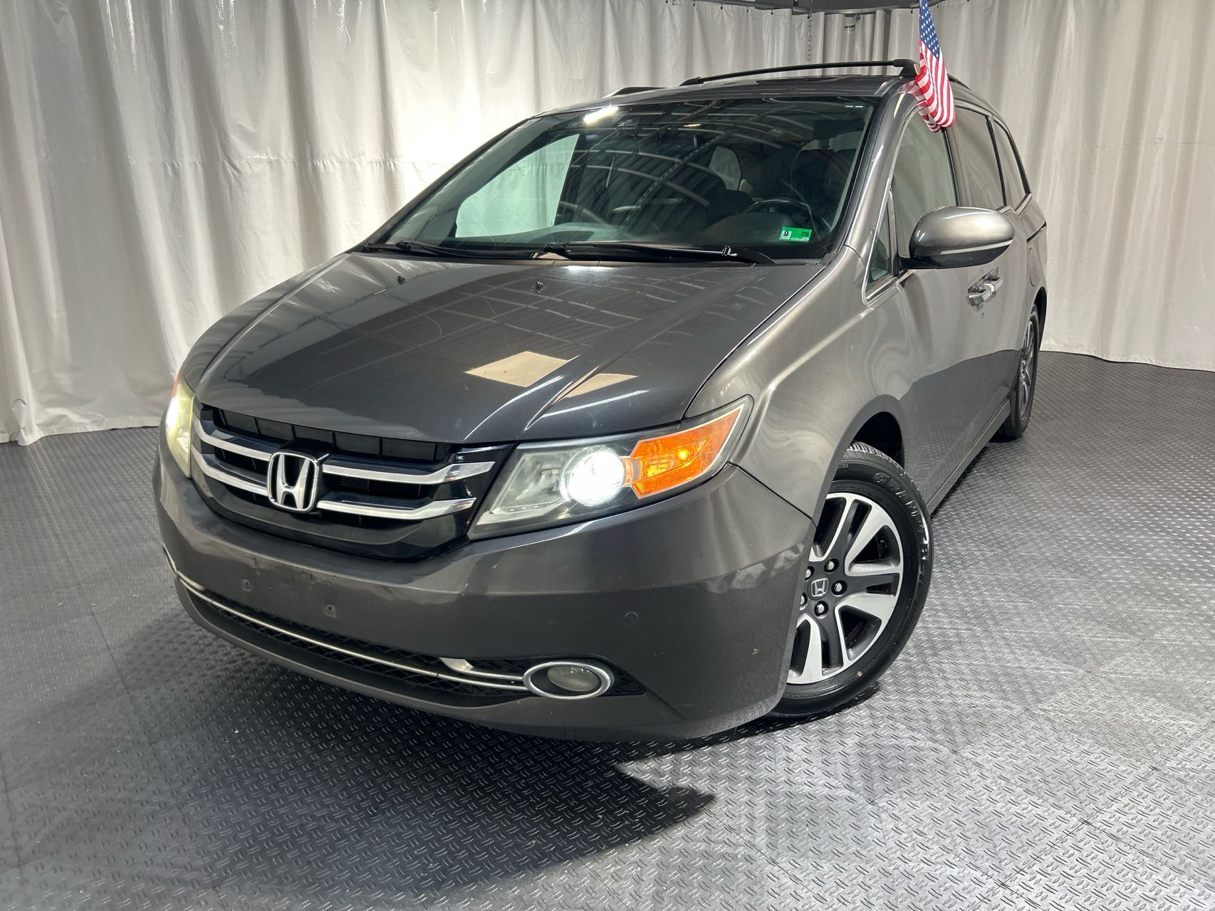 2014 Honda Odyssey Touring Elite's photo