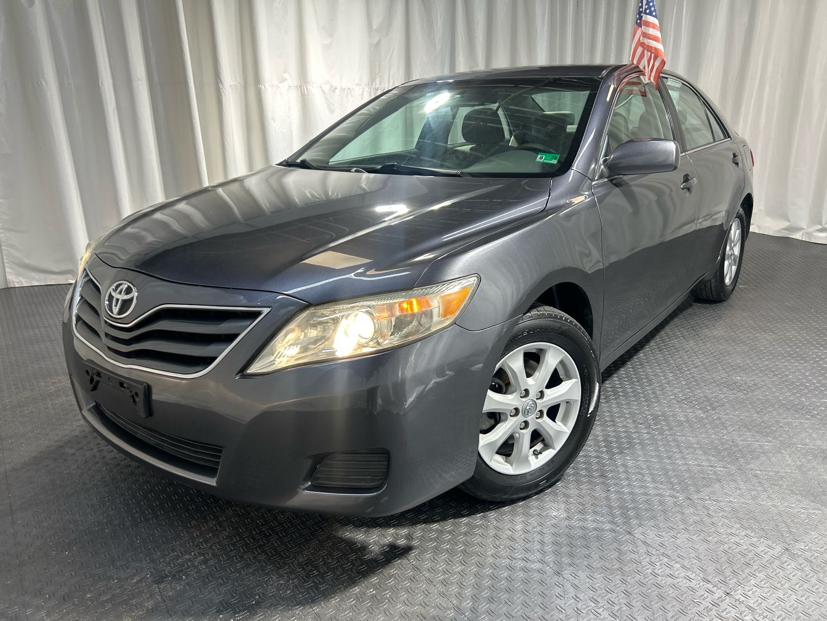 2011 Toyota Camry 2.5 Auto LE's photo