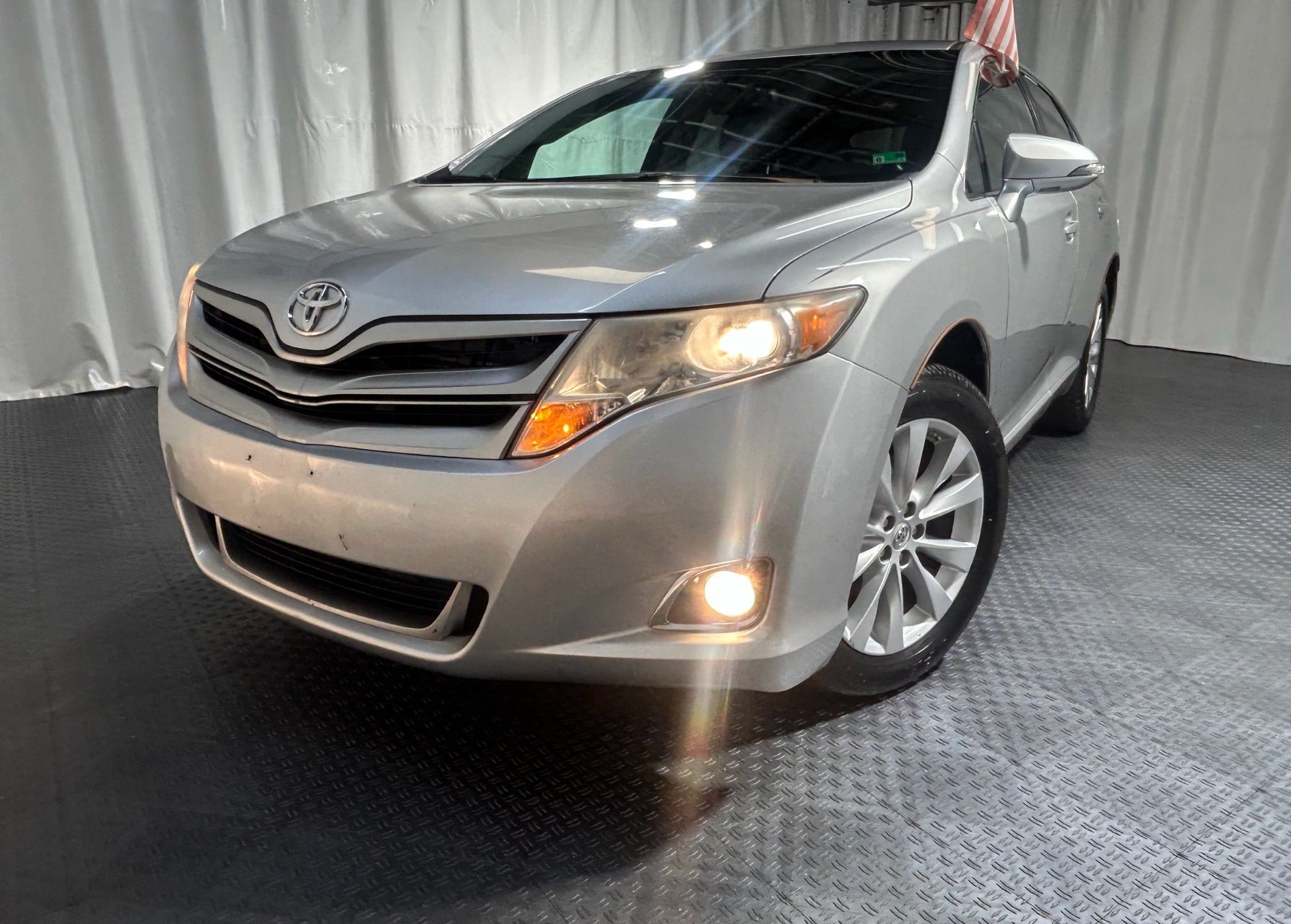 2013 Toyota Venza LE's photo