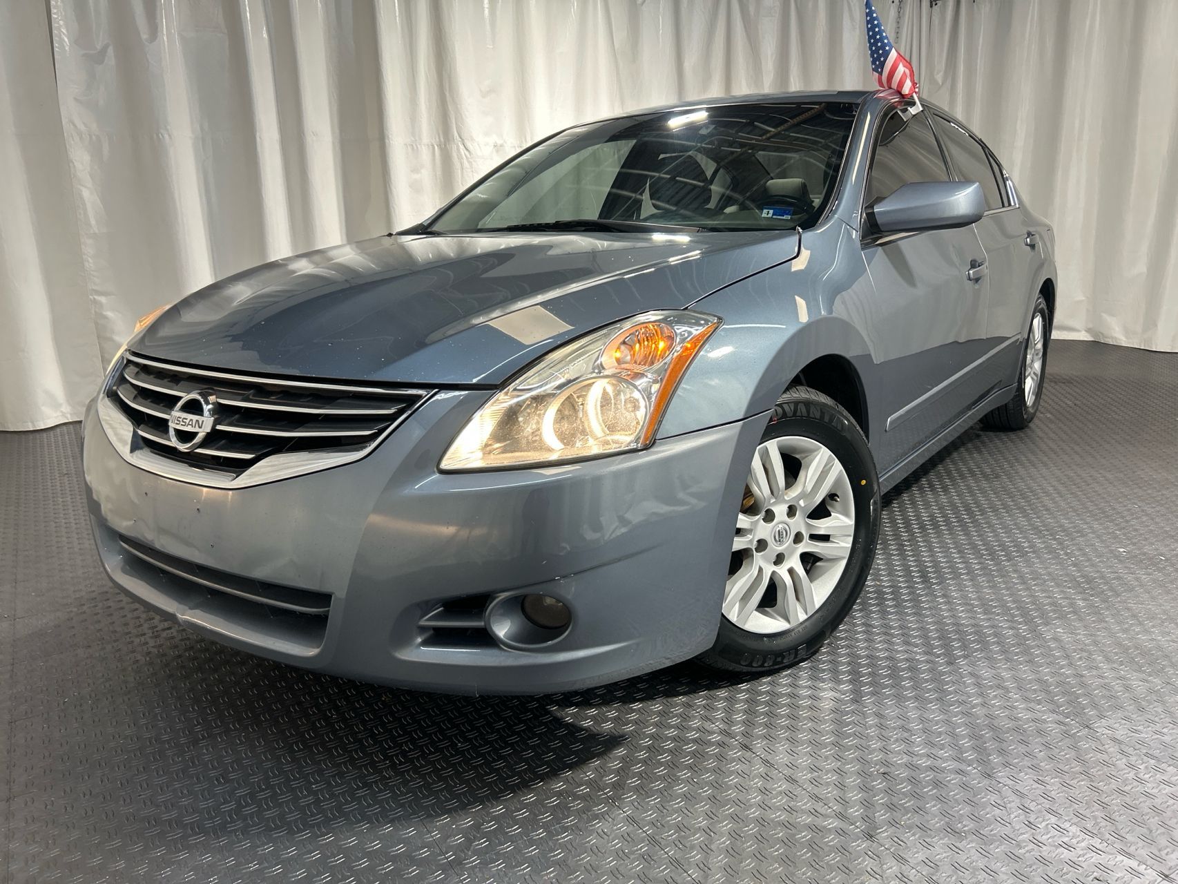 2011 Nissan Altima S's photo
