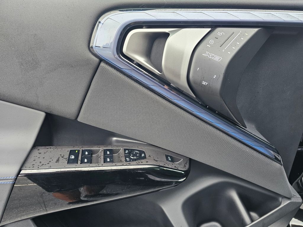 2026 BMW X3 30 - Photo 16