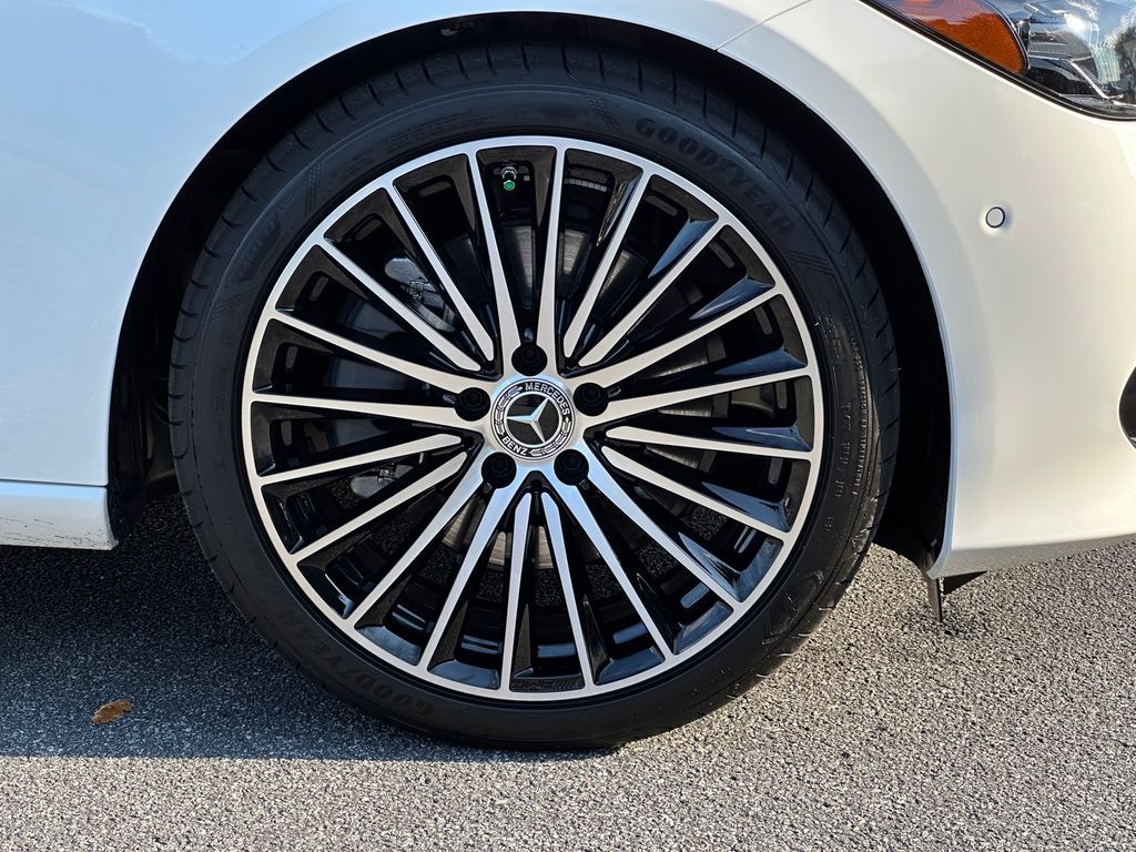 2026 Mercedes-Benz C-Class Sedan C 300 - Photo 13