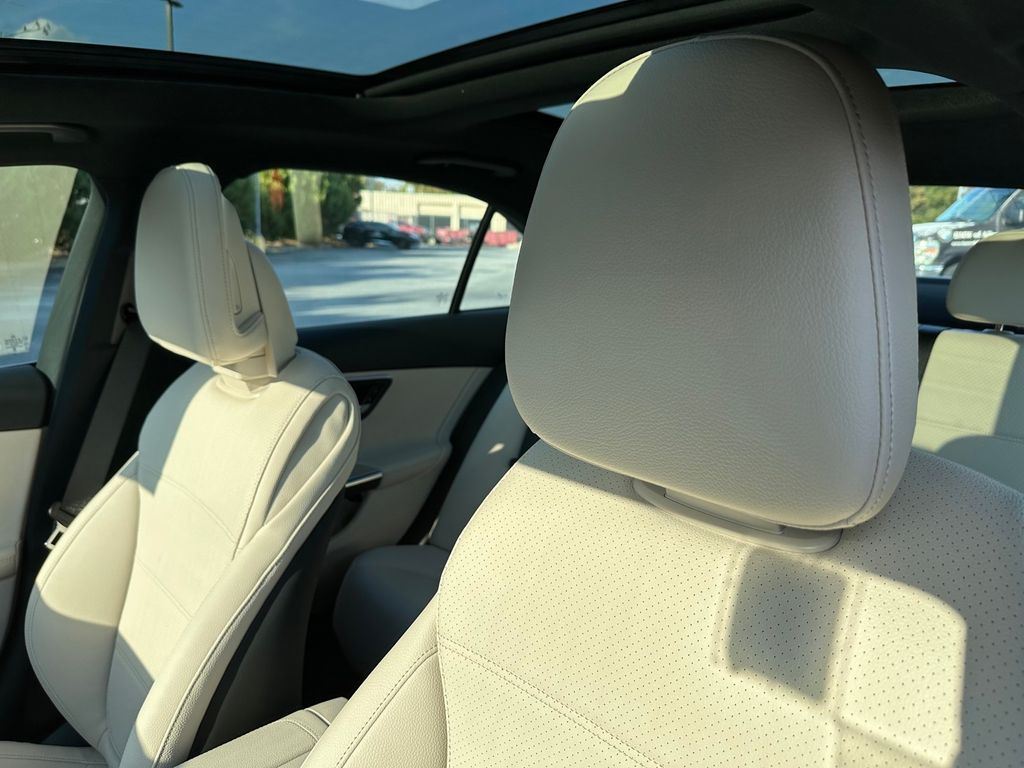 2026 Mercedes-Benz C-Class Sedan C 300 - Photo 17