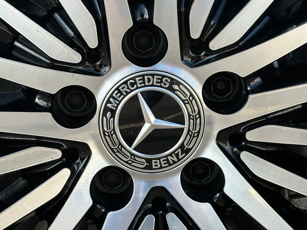 2026 Mercedes-Benz C-Class Sedan C 300 - Photo 11