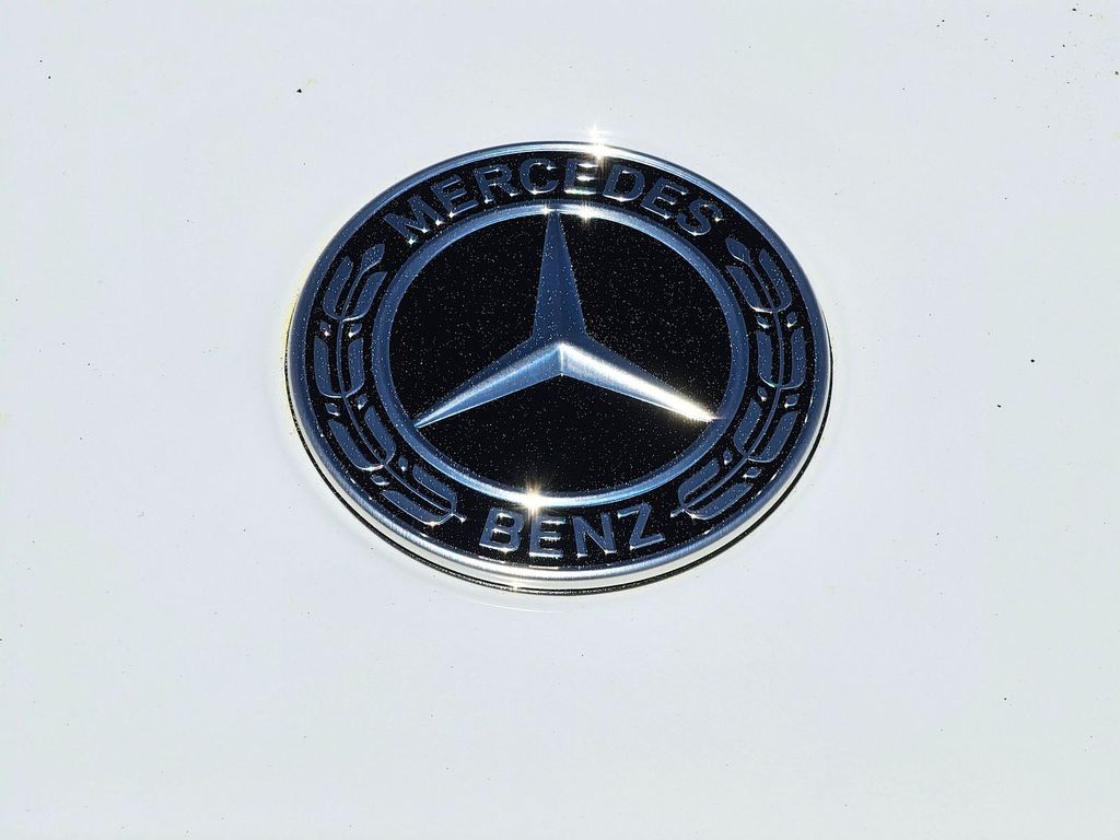 2026 Mercedes-Benz GLB 10