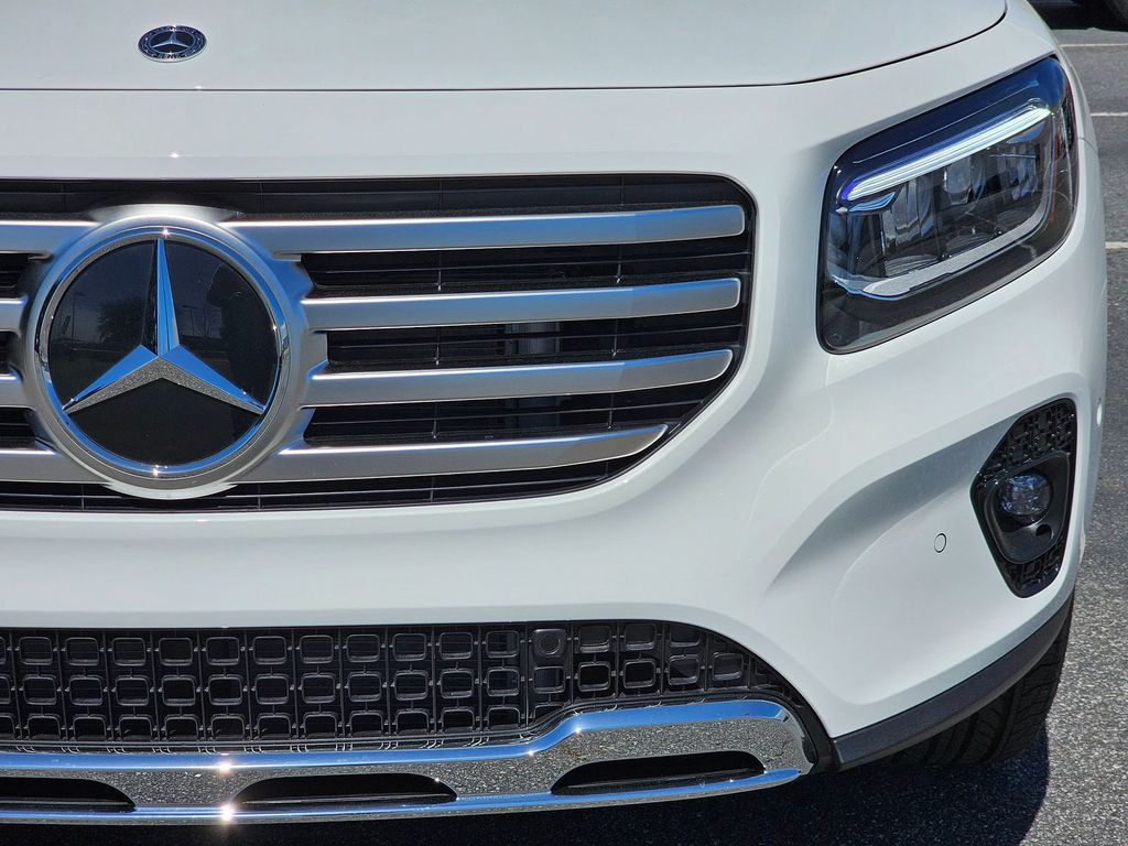 2026 Mercedes-Benz GLB 9