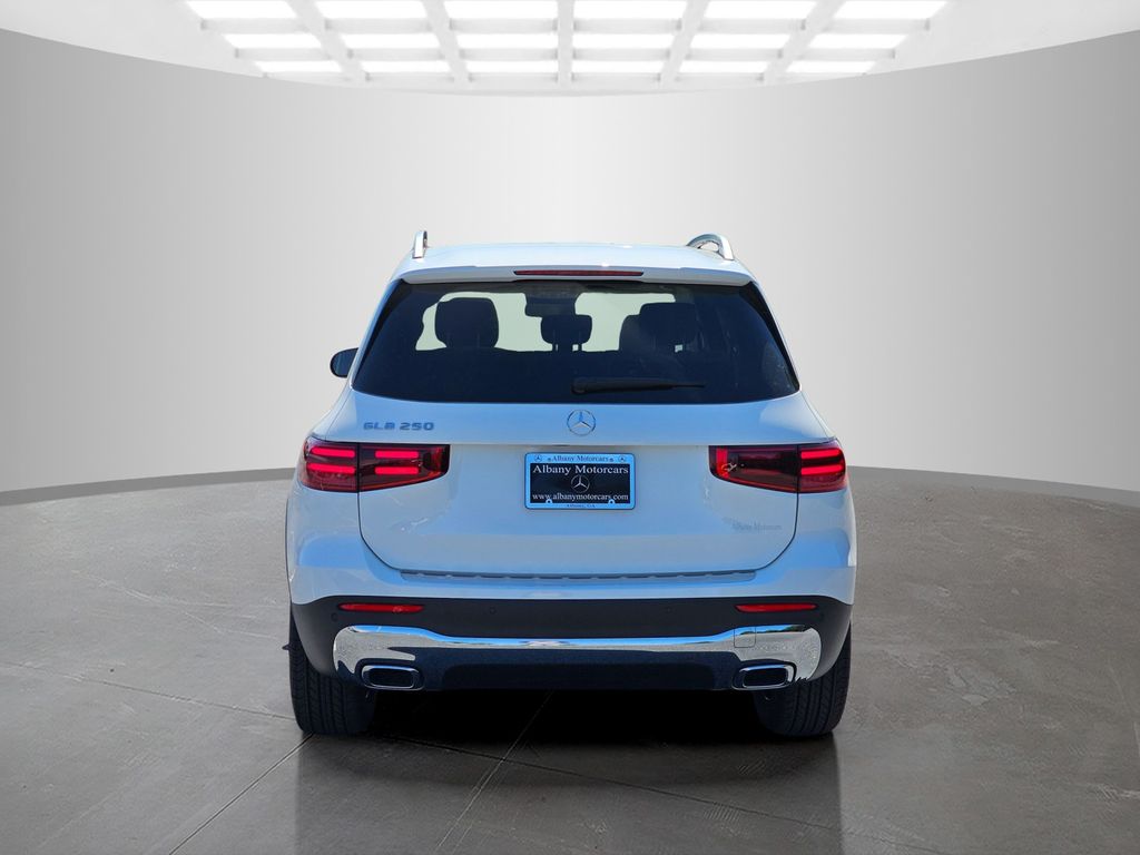 2026 Mercedes-Benz GLB 5