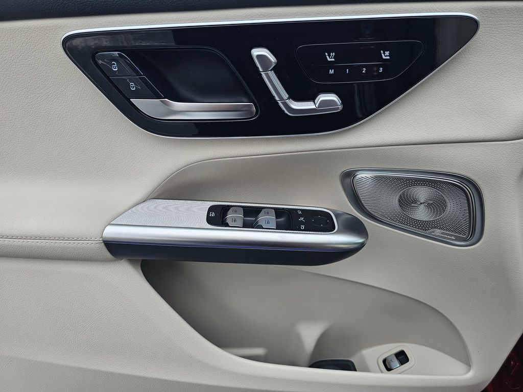 2026 Mercedes-Benz GLC Base - Photo 17