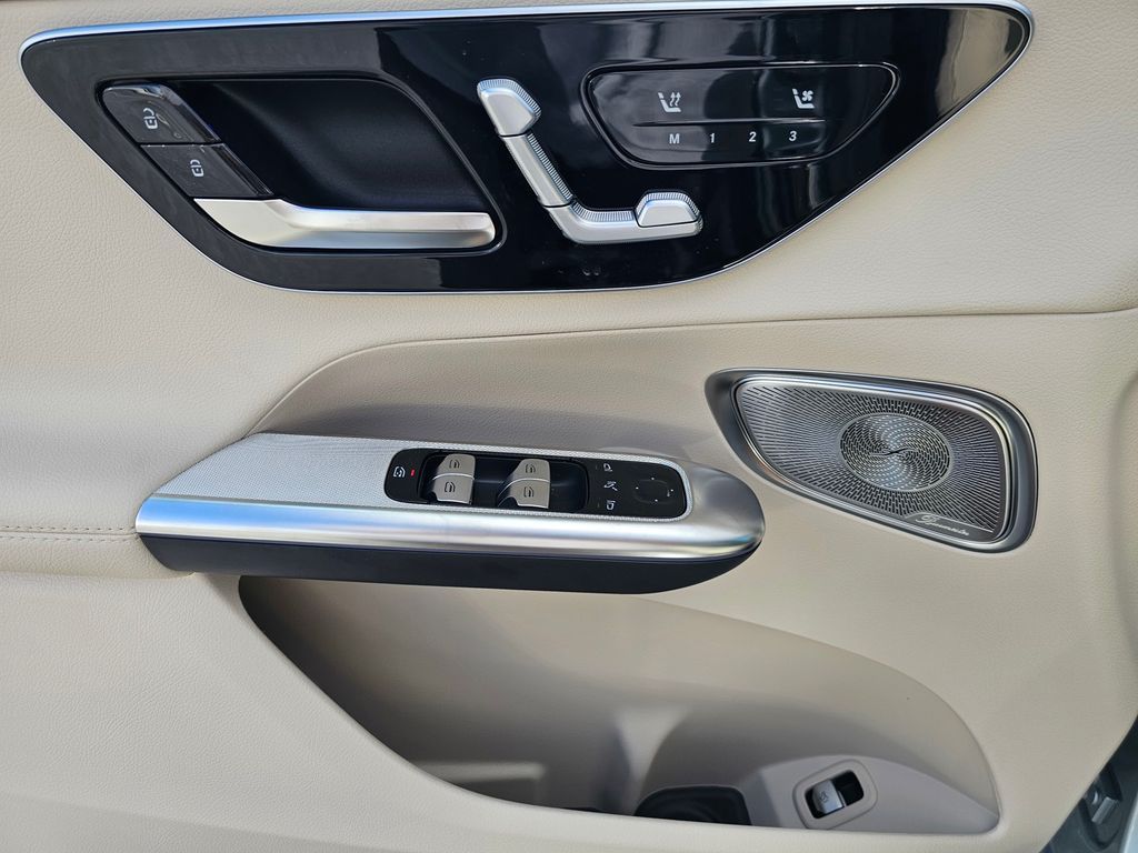 2026 Mercedes-Benz GLC Base - Photo 17