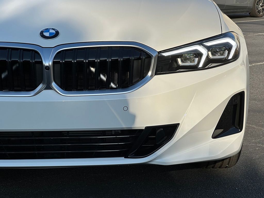 2026 BMW 3 Series 330i - Photo 9