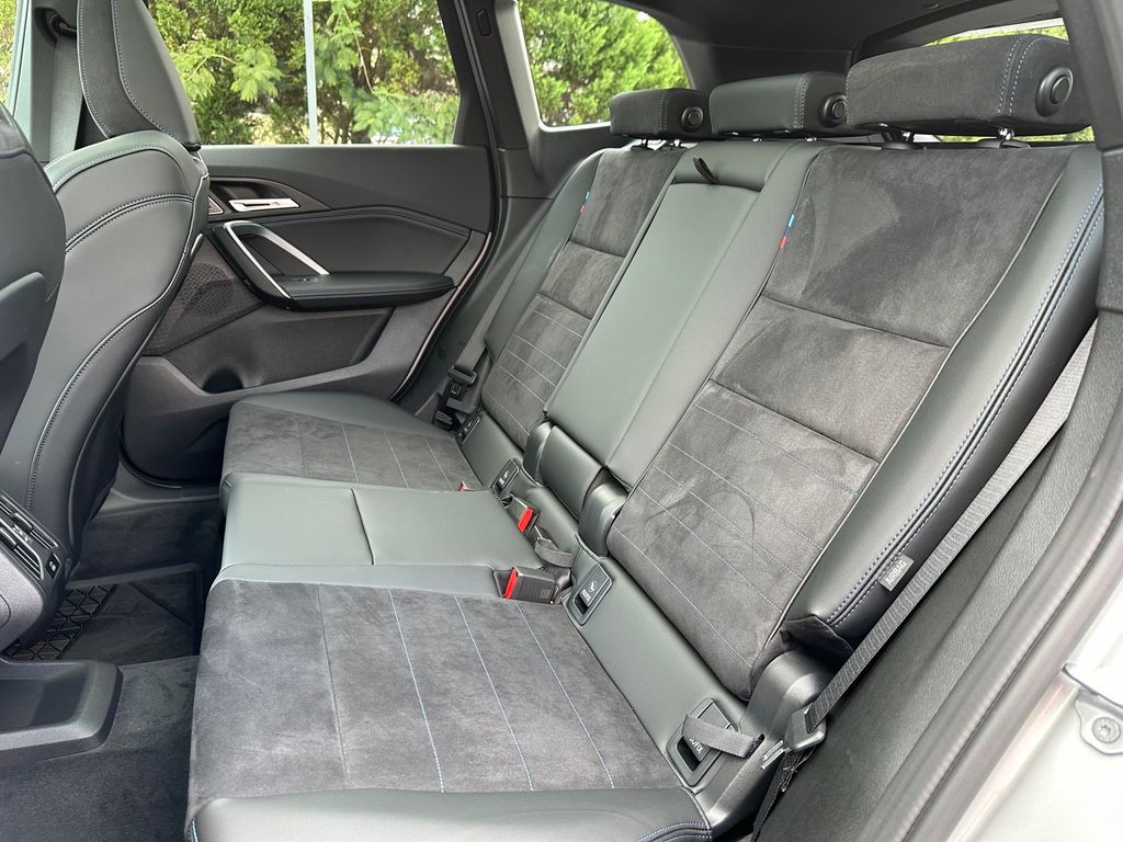 2026 BMW X1 M35i - Photo 19