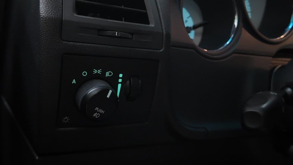 2008 Dodge Challenger thumbnail 14