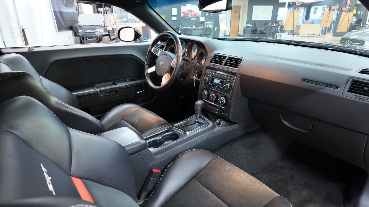 2008 Dodge Challenger thumbnail 28