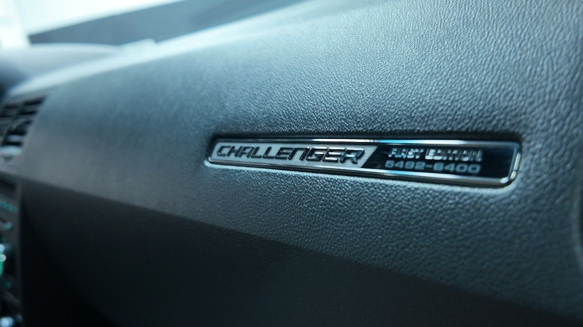 2008 Dodge Challenger thumbnail 29