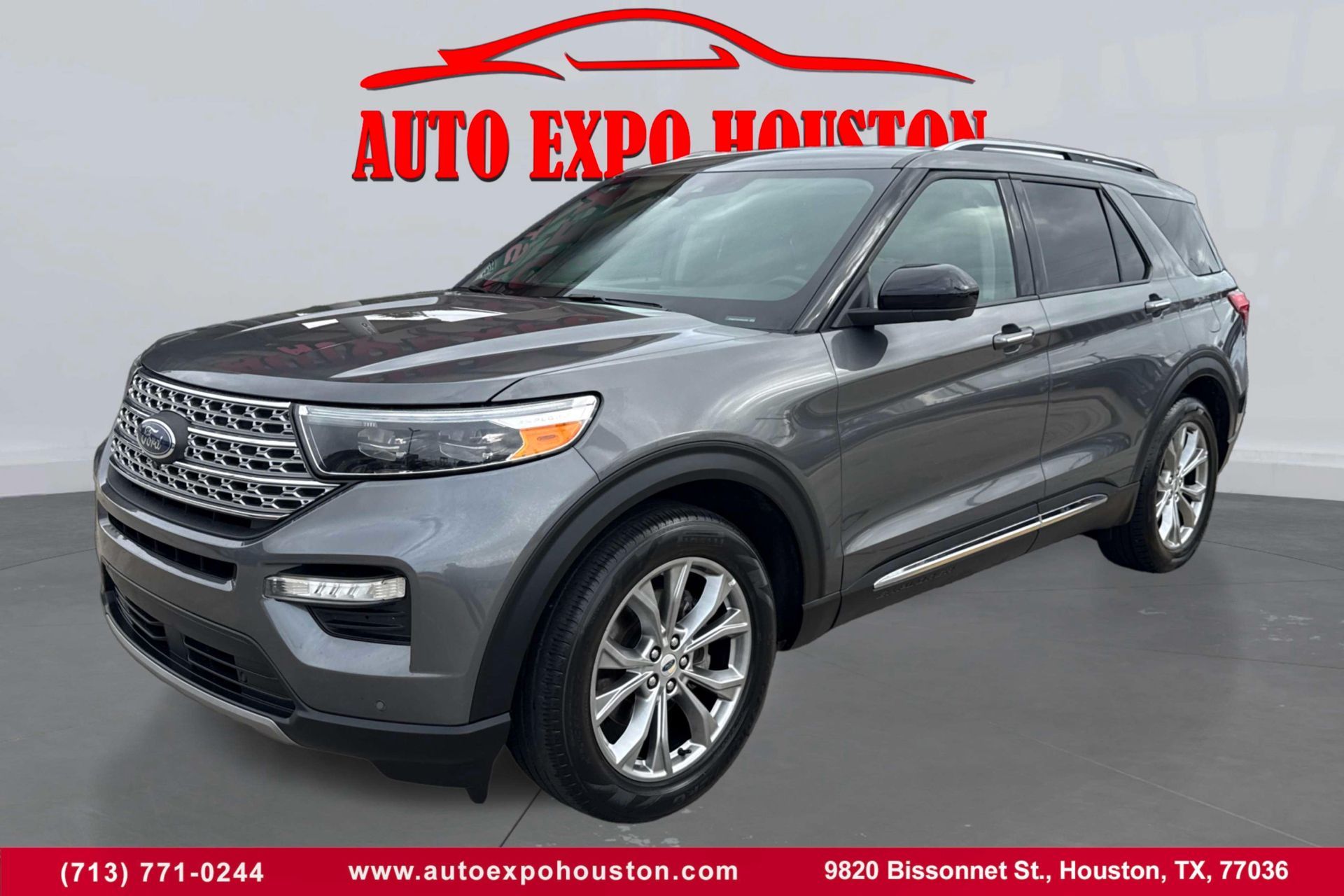 2023 Ford Explorer Limited's photo