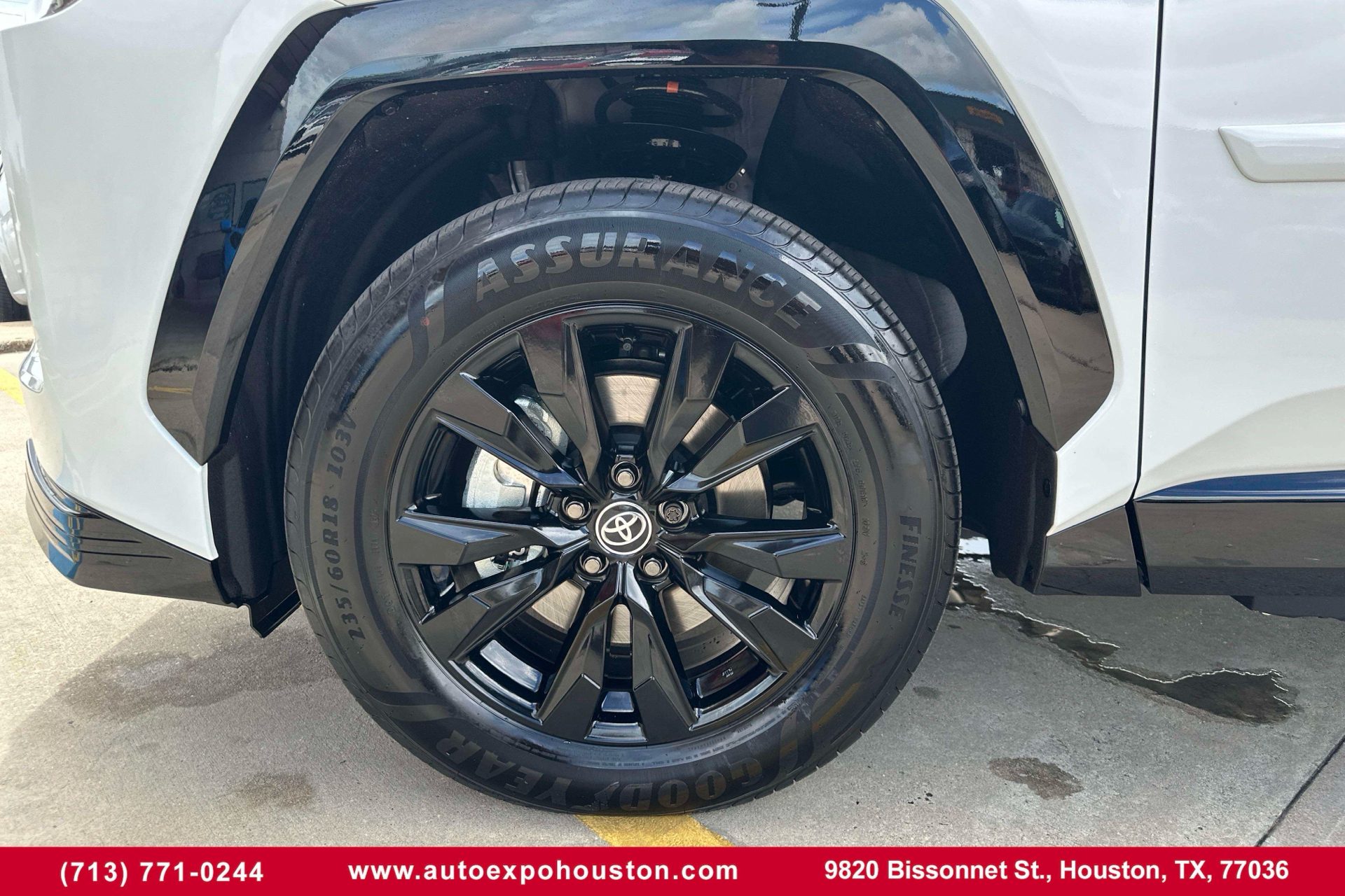 2026 Toyota RAV4 Plug-in Hybrid SE - Photo 9