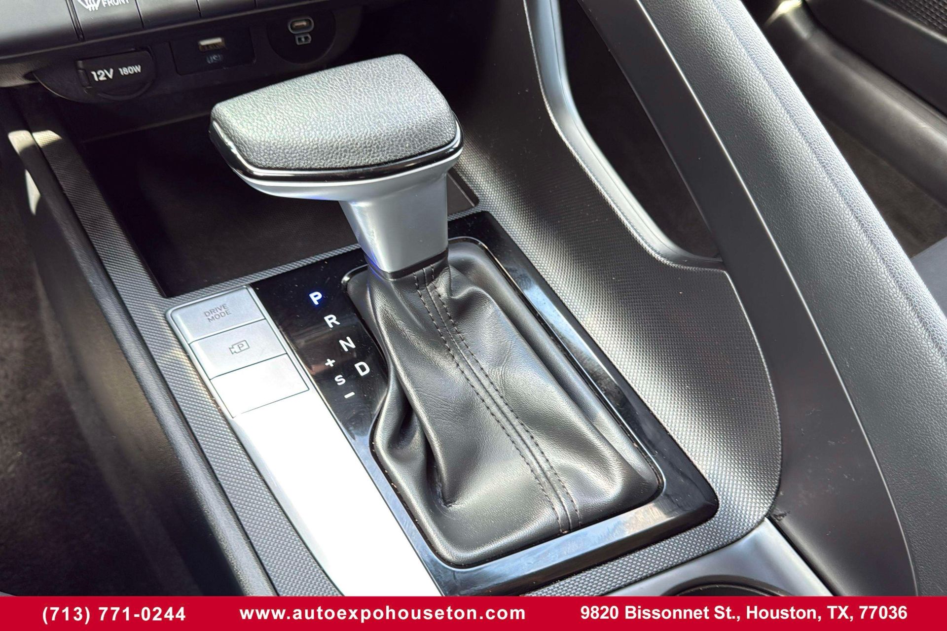 2024 Hyundai Elantra SEL photo 11