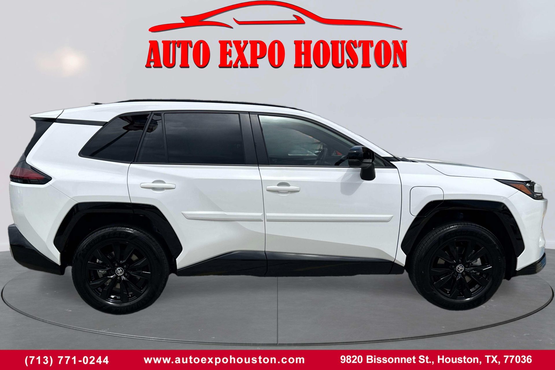 2026 Toyota RAV4 Plug-in Hybrid SE - Photo 8