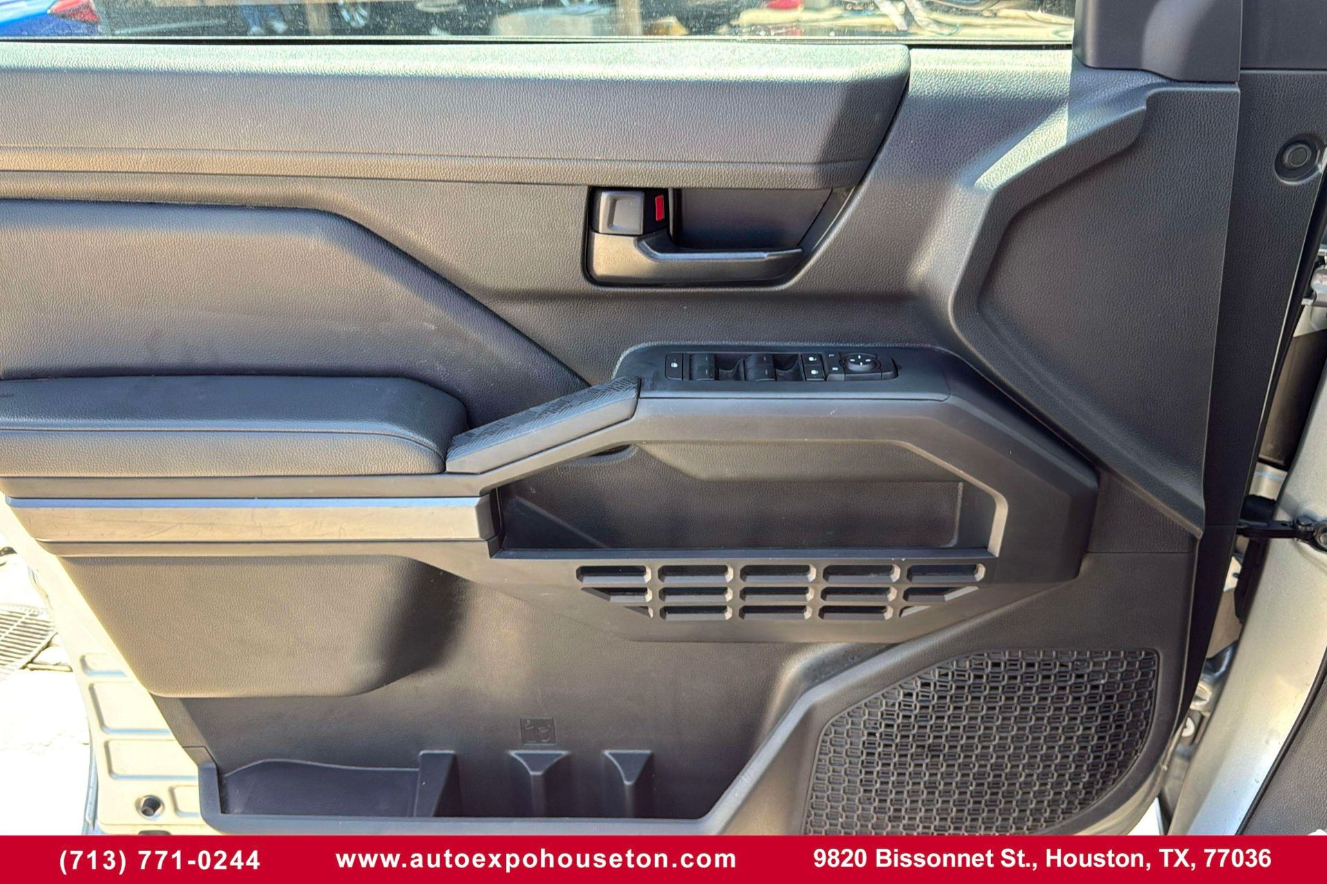 2024 Toyota Tacoma SR5 4x4 photo 11