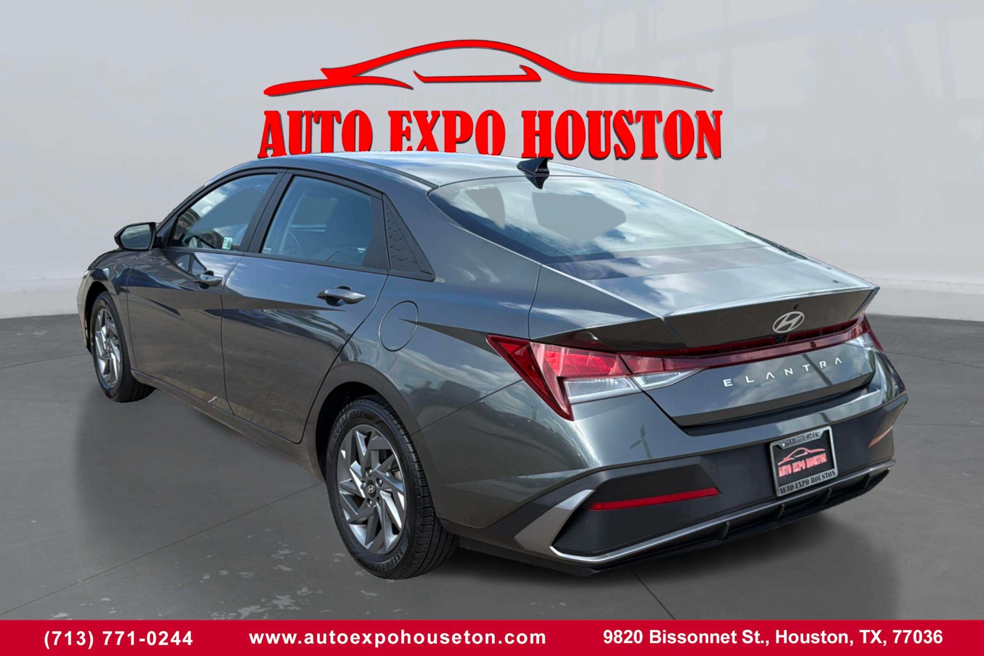 2024 Hyundai Elantra SEL photo 6