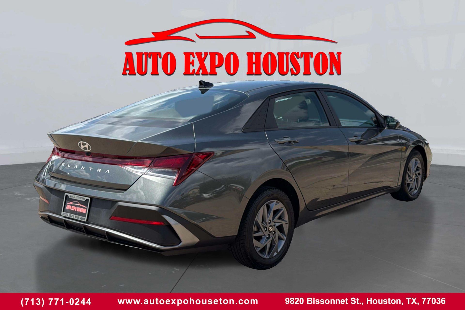 2024 Hyundai Elantra SEL photo 4