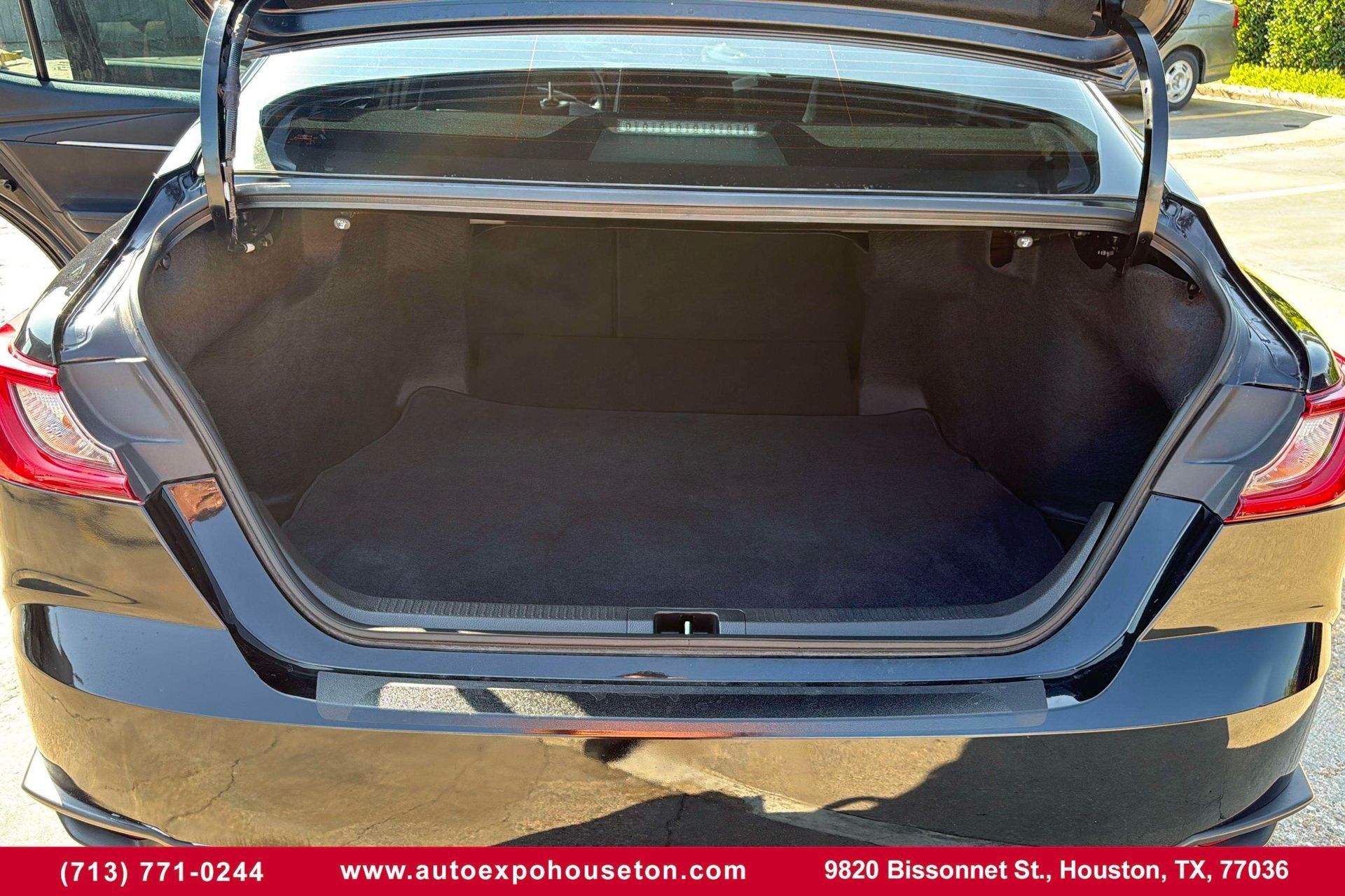 2021 Toyota Camry SE Nightshade Edition photo 31