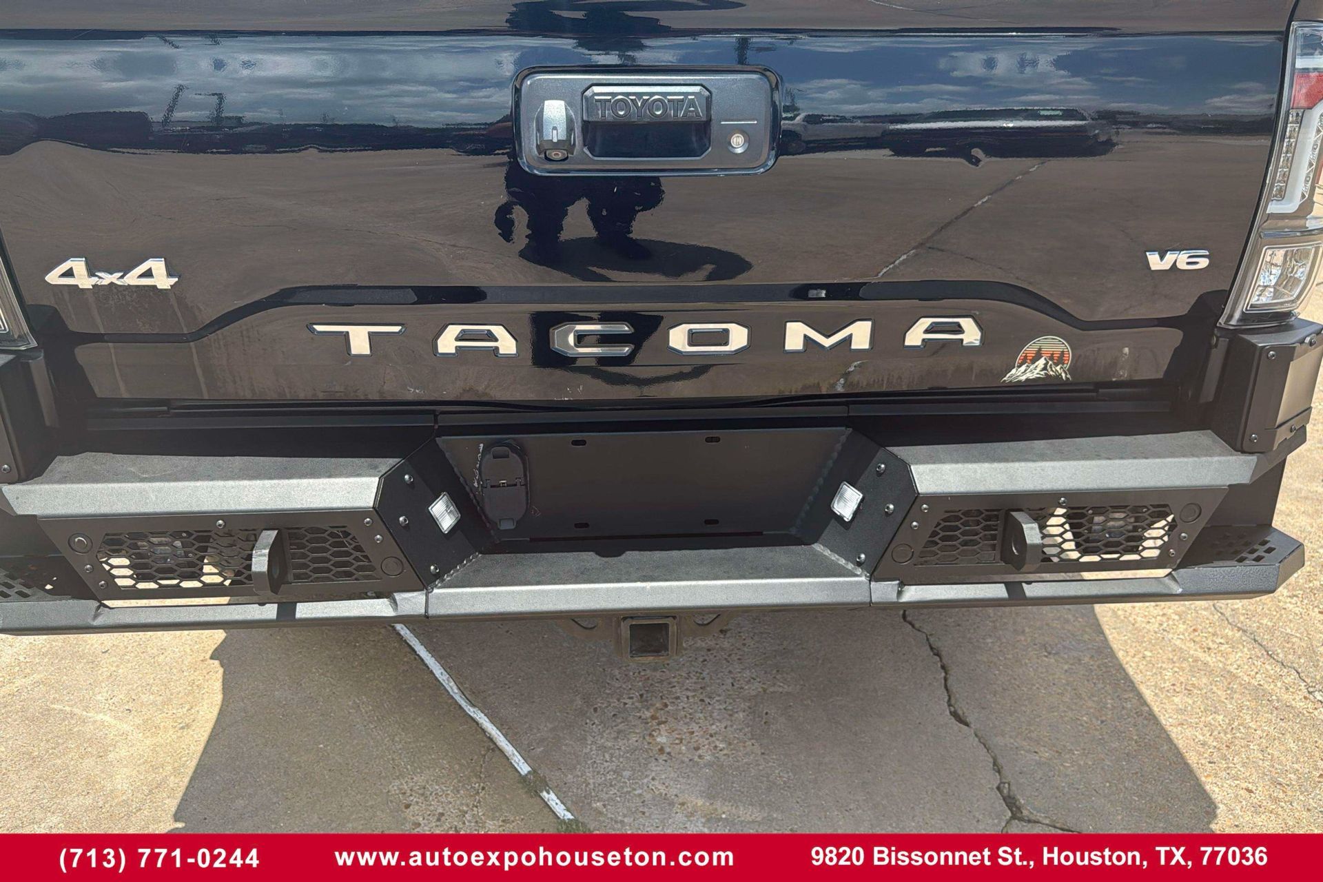 2016 Toyota Tacoma Limited photo 17