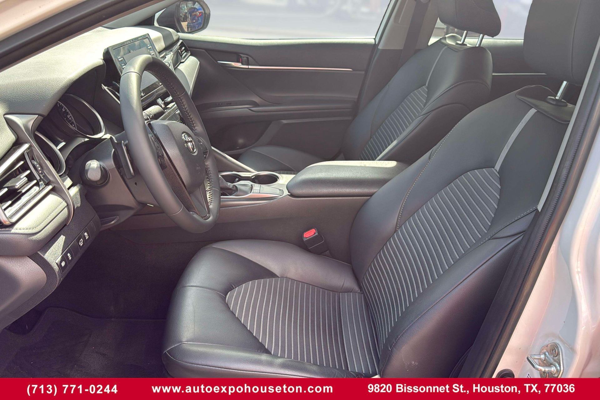 2021 Toyota Camry SE Nightshade Edition photo 13
