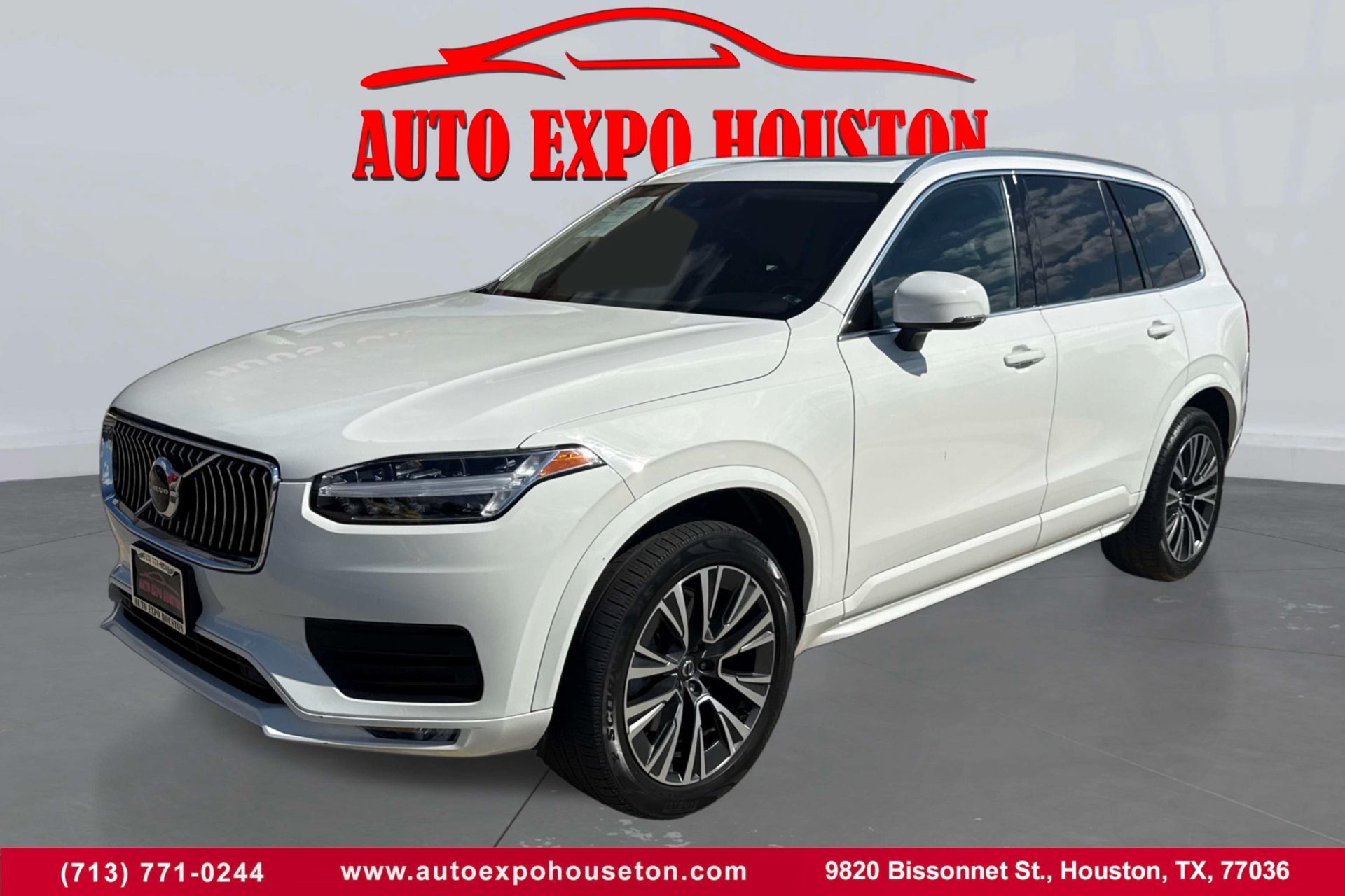 2020 Volvo XC90 Momentum's photo