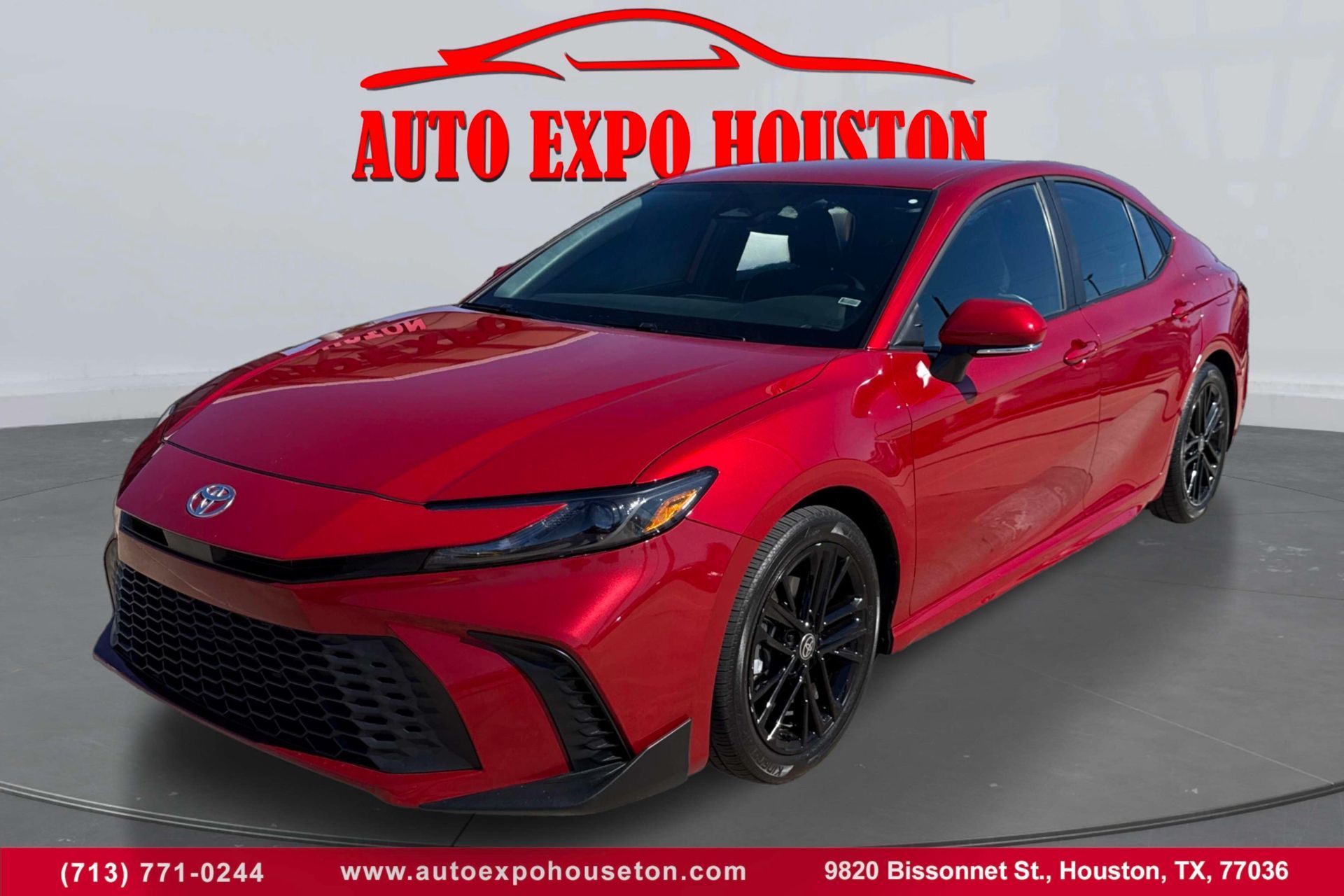 2025 Toyota Camry SE's photo