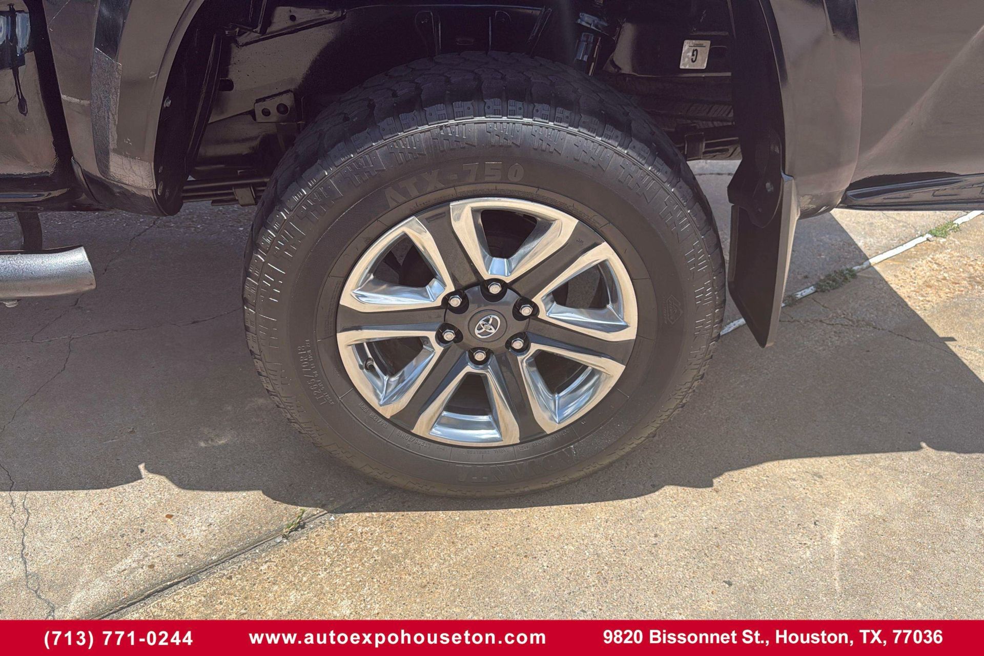 2016 Toyota Tacoma Limited photo 18