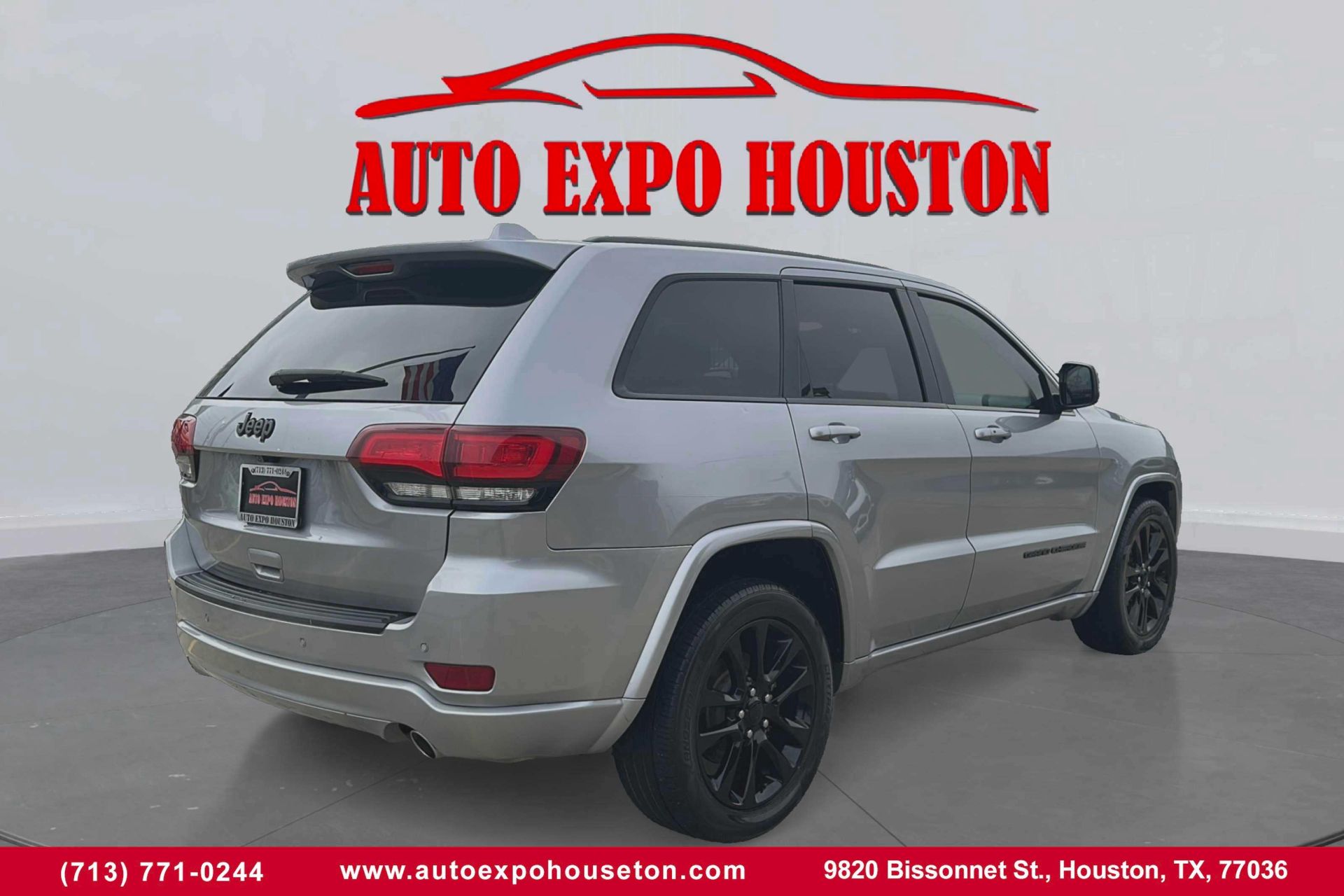 2015 Jeep Grand Cherokee SRT8 photo 3
