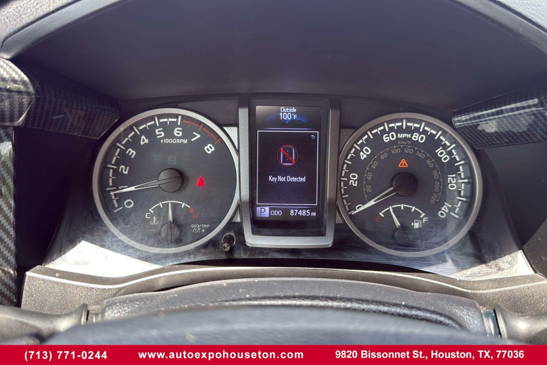 2016 Toyota Tacoma Limited photo 9