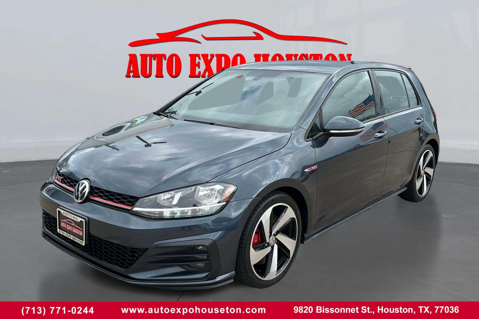 2018 Volkswagen Passat 2.0T R-Line photo 2