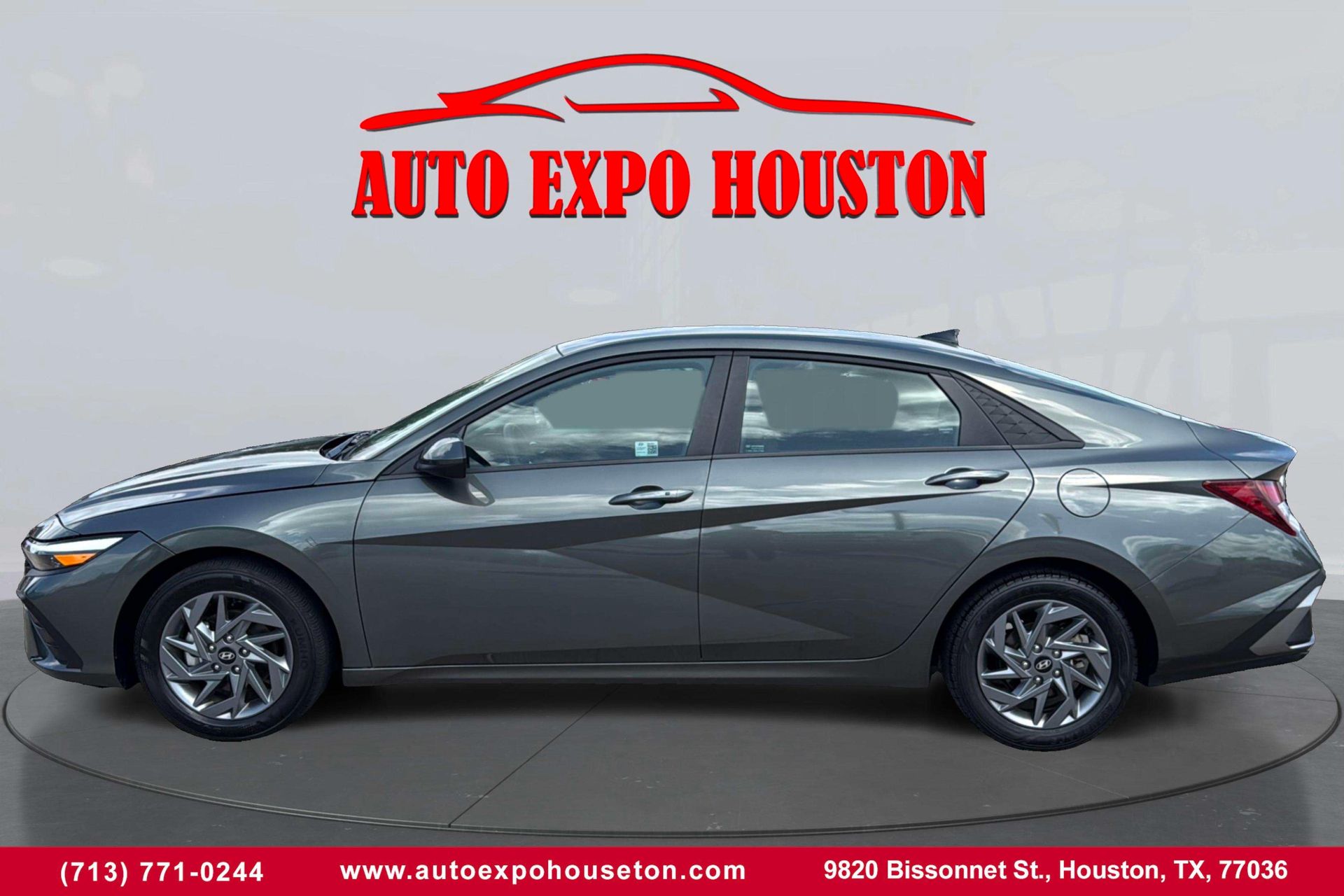 2024 Hyundai Elantra SEL photo 18
