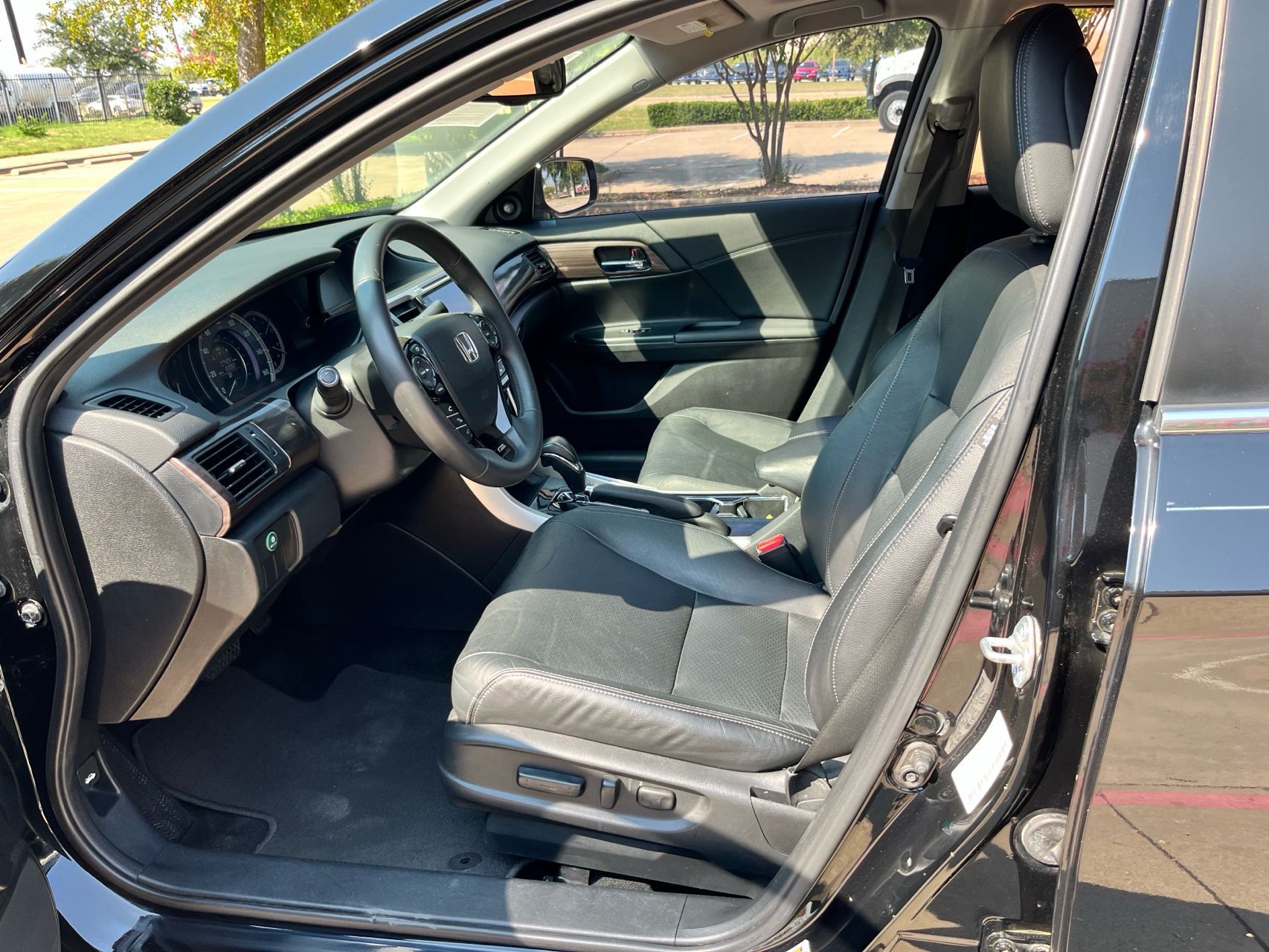 2016 Honda Accord EX-L photo 12