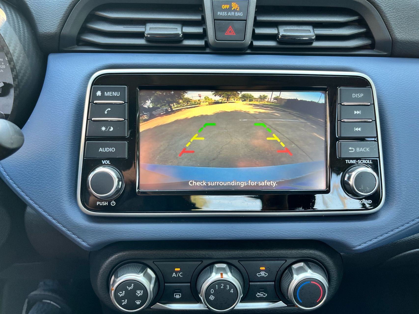 2023 Nissan Versa SV photo 27