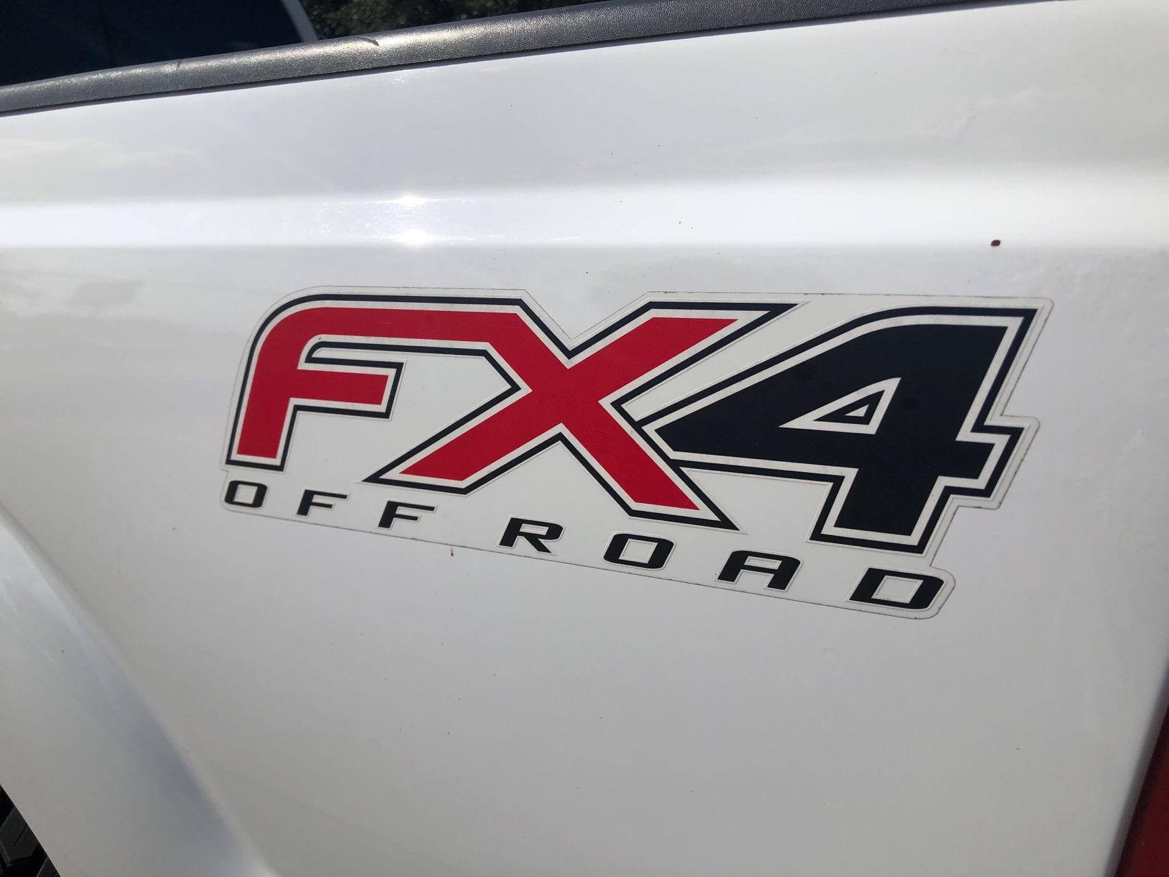 2016 Ford F-250 Lariat photo 40