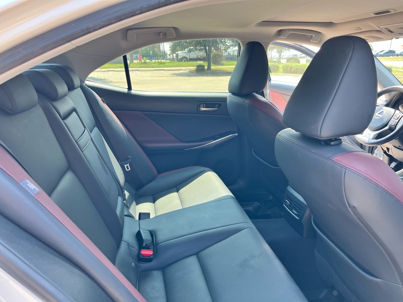 2019 Lexus IS 300 photo 17