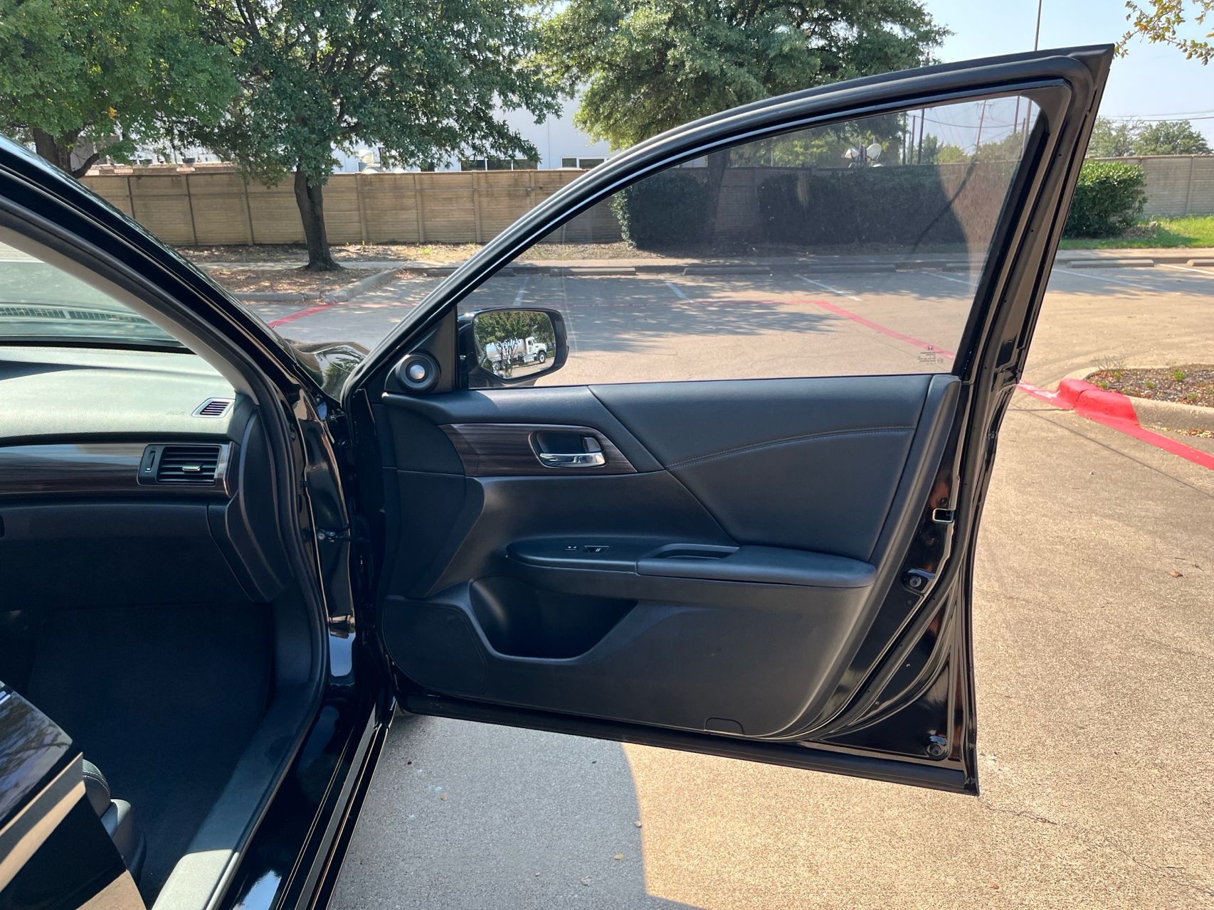 2016 Honda Accord EX-L photo 13