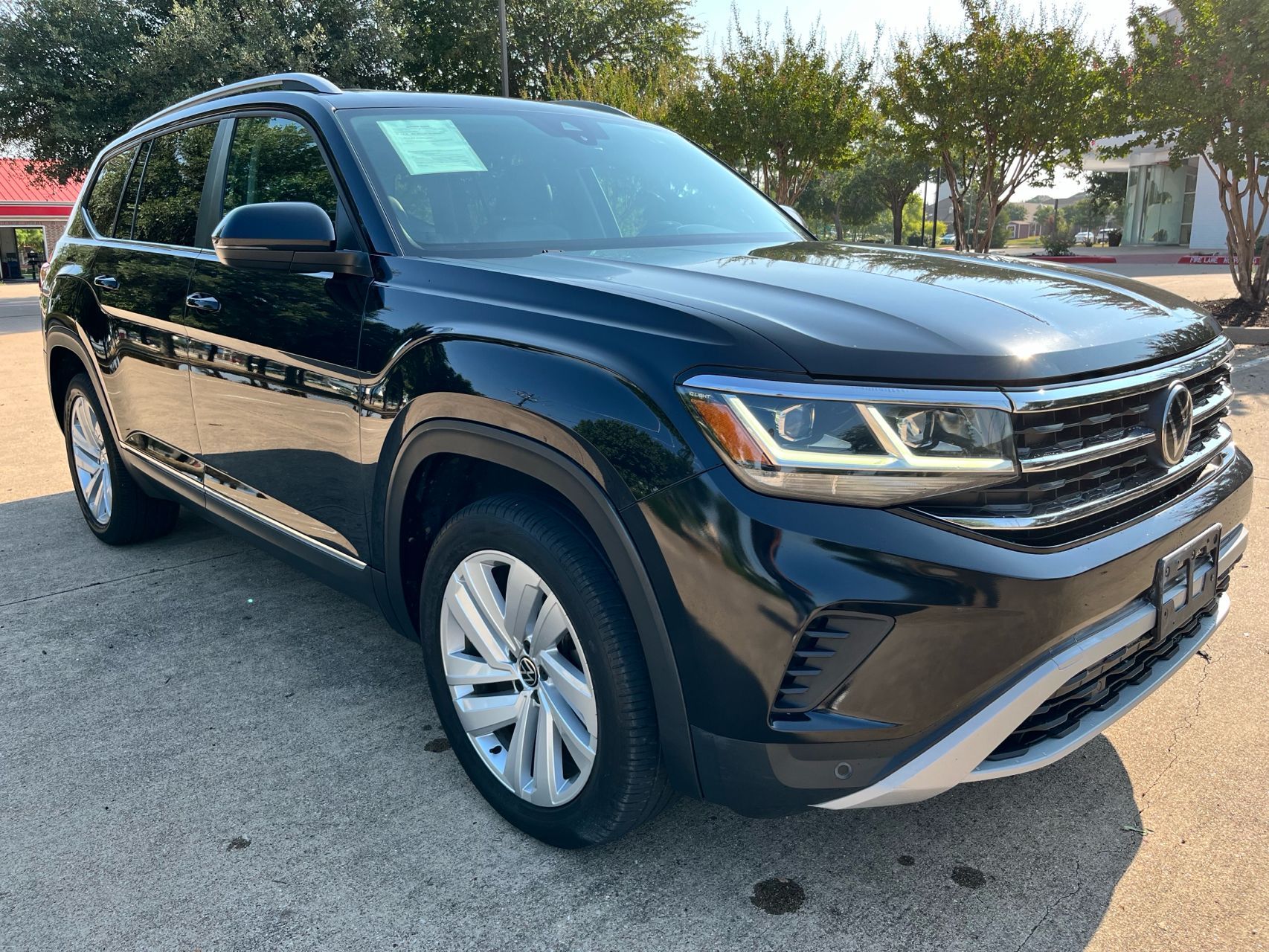 2021 Volkswagen Atlas SEL photo 3