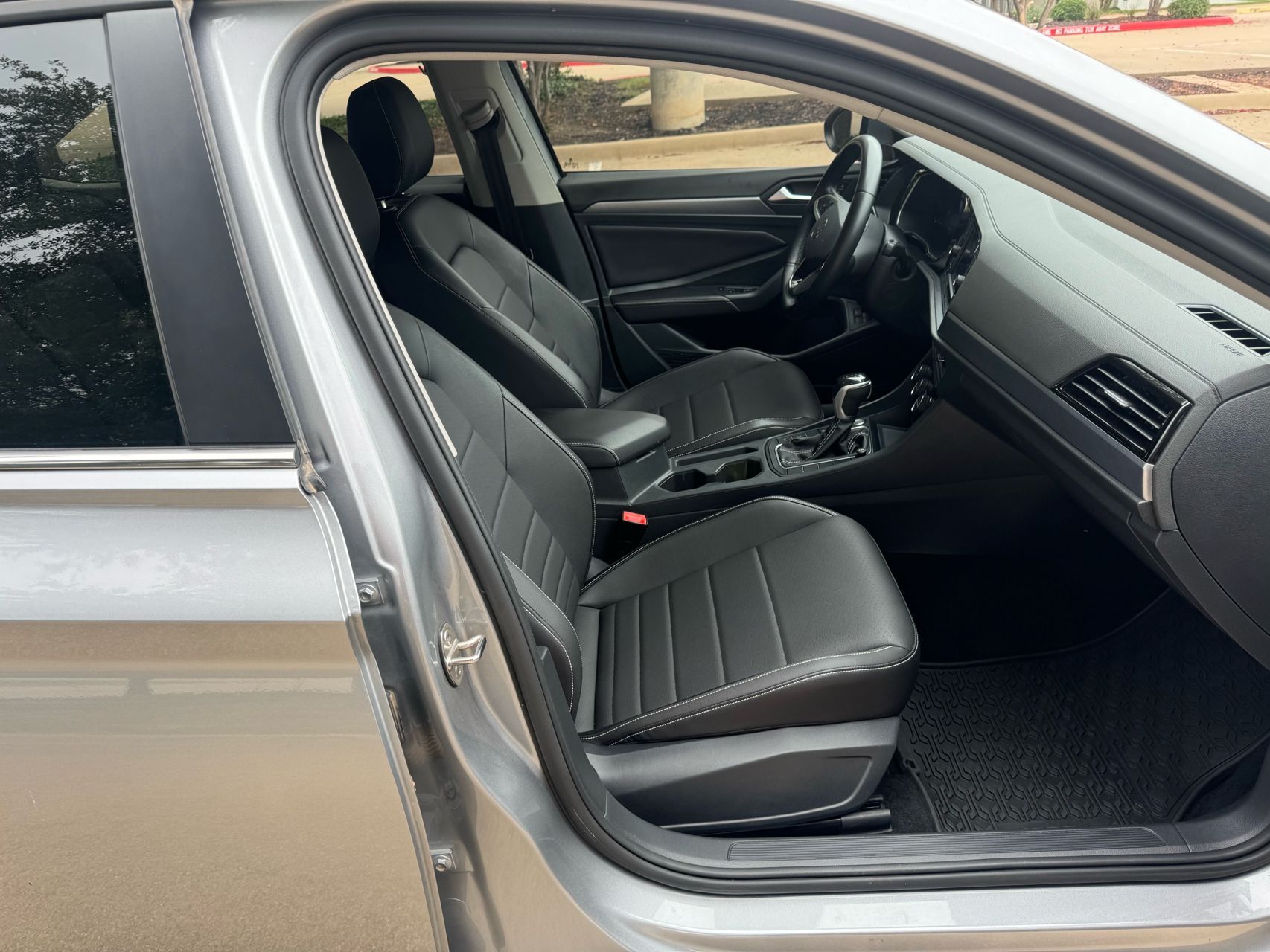 2024 Volkswagen Jetta SE photo 36