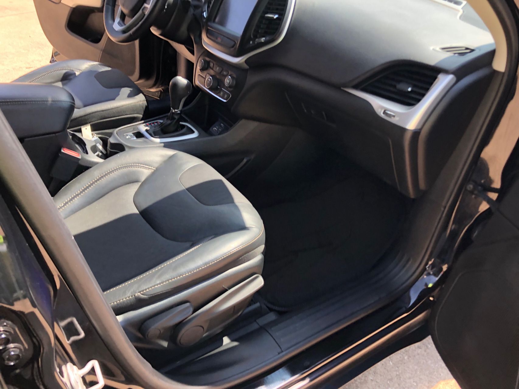 2018 Jeep Cherokee Latitude photo 16