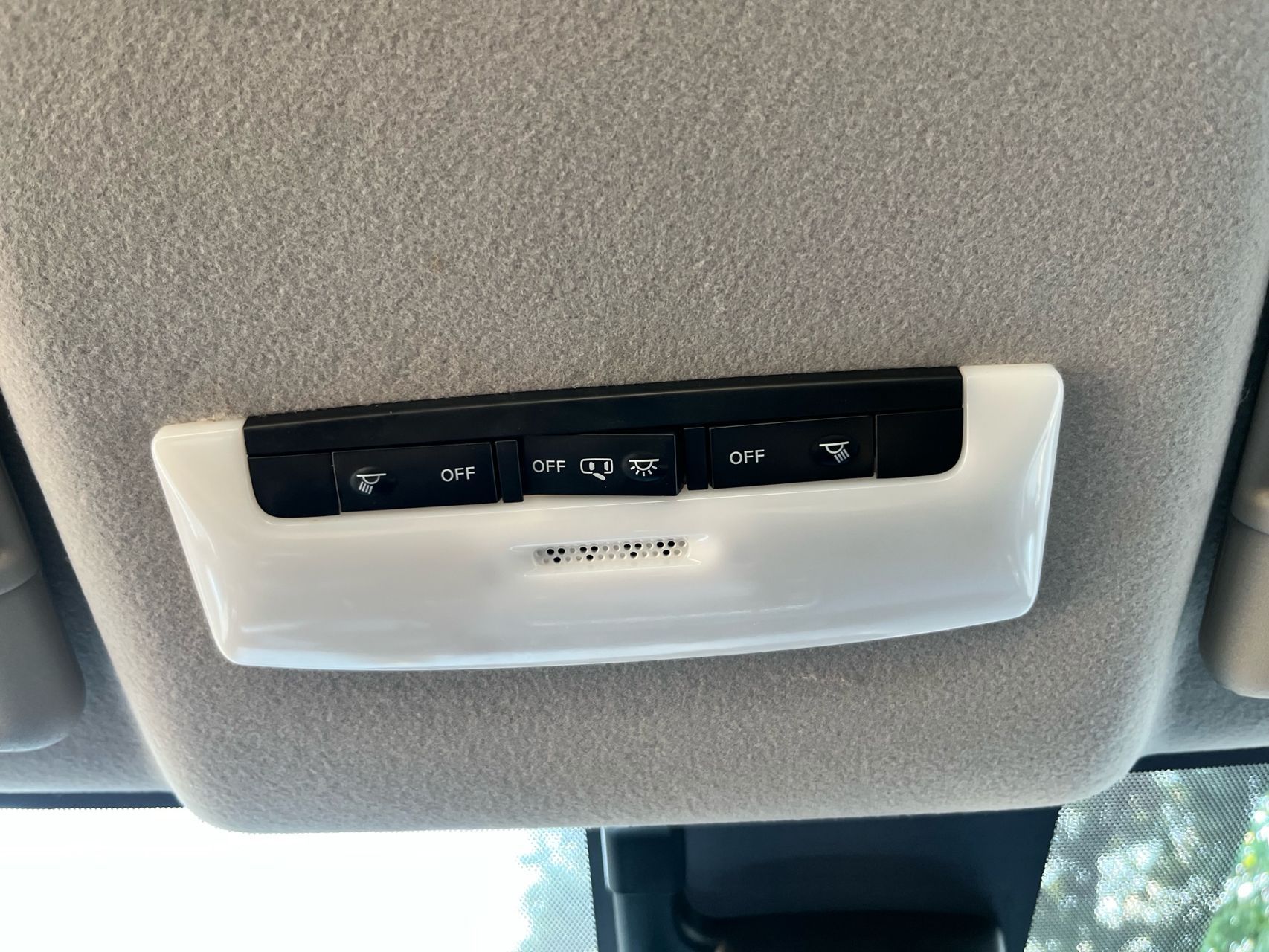 2023 Nissan Versa SV photo 24