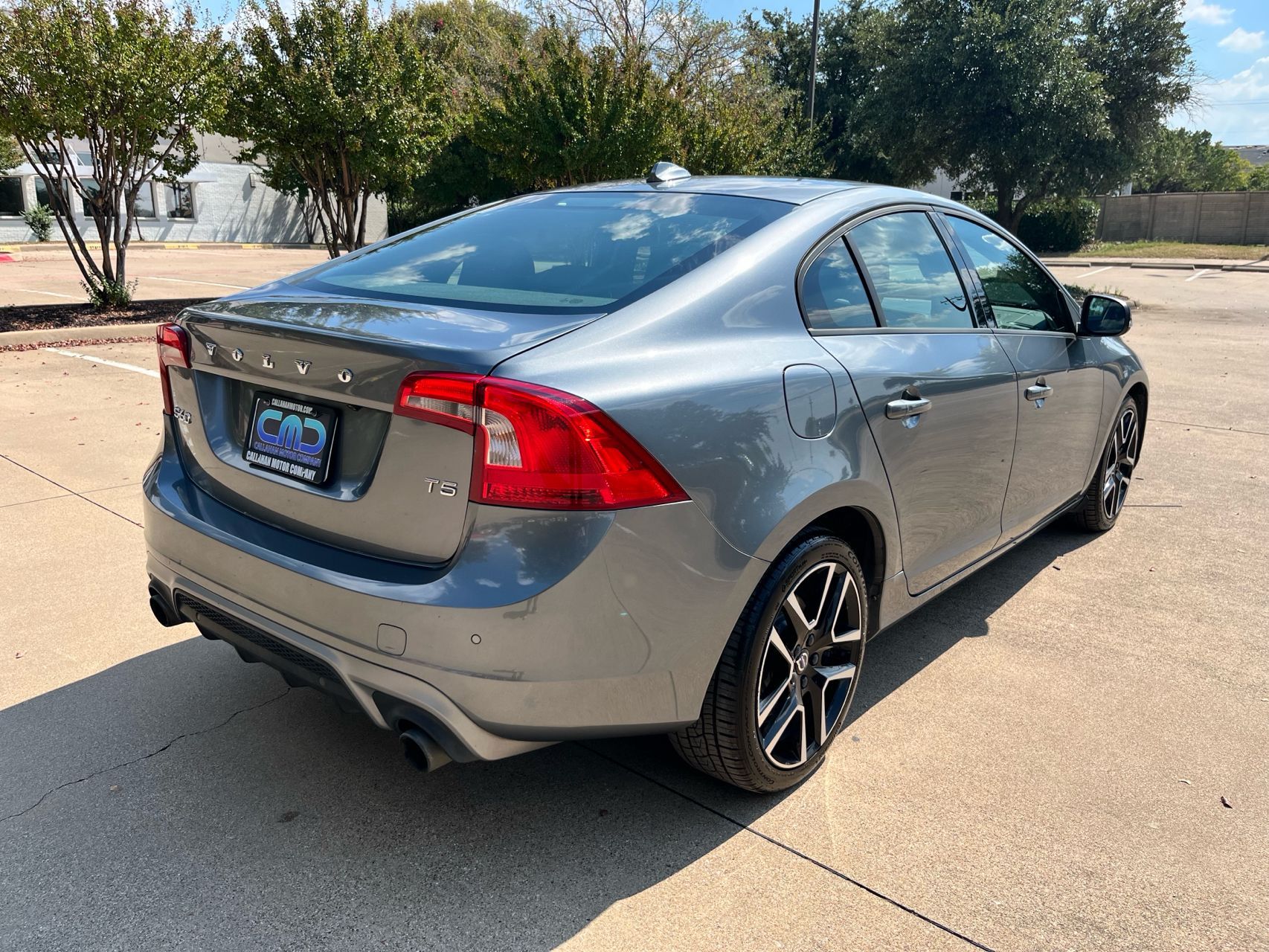 2017 Volvo S60 T5 Dynamic photo 3