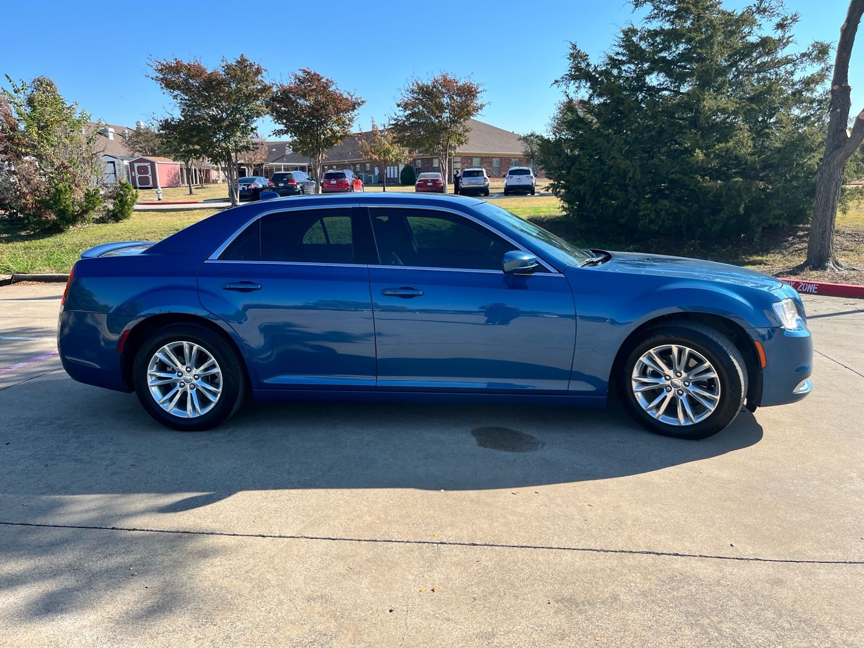 2021 Chrysler 300 Touring Limited photo 4