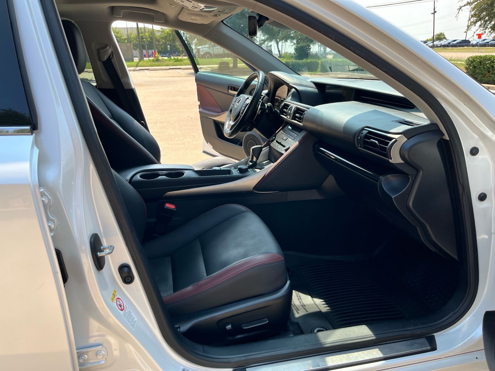 2019 Lexus IS 300 photo 15