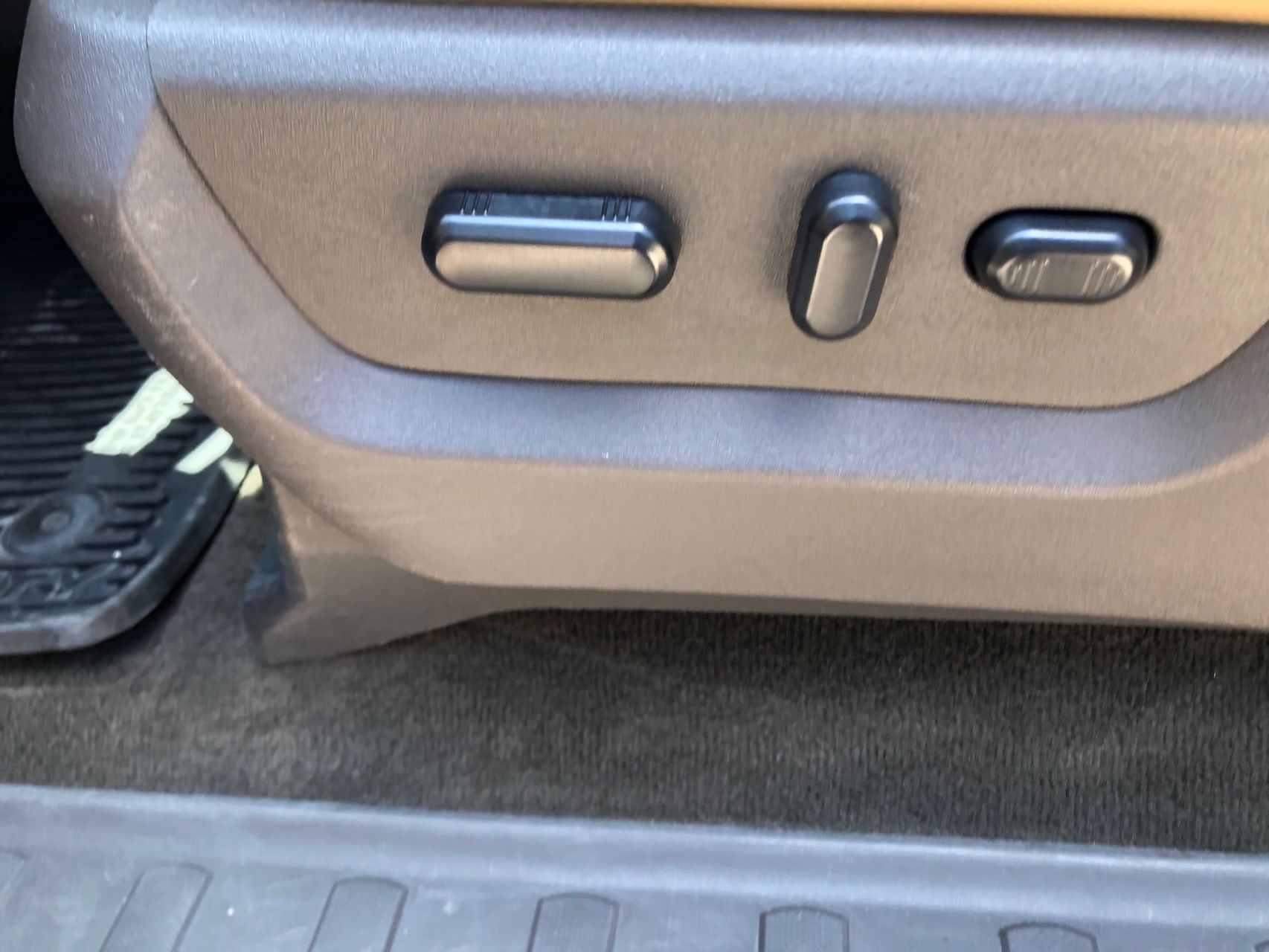 2016 Ford F-250 Lariat photo 17